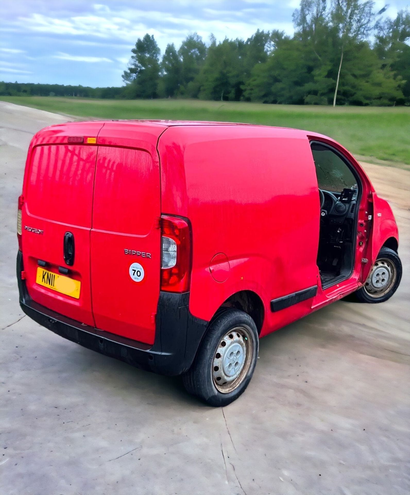 2011 PEUGEOT BIPPER 1.4 HDI PANEL VAN - COMPACT AND FUNCTIONAL **SPARES OR REPAIRS** - Image 2 of 7