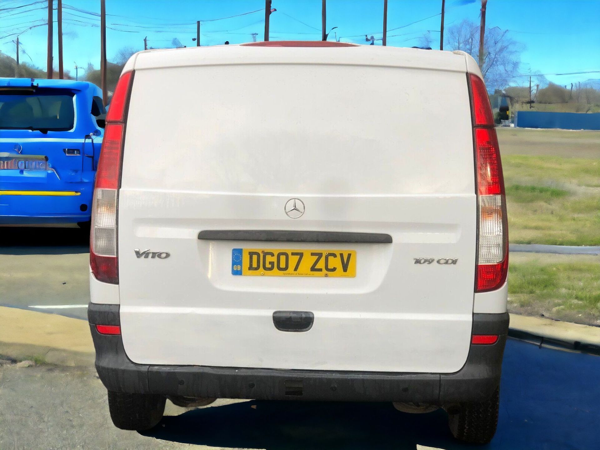 2007/07 MERCEDES-BENZ VITO 109 2.1 CDI MANUAL 6 SEATER PANEL VAN >>--NO VAT ON HAMMER--<< - Image 4 of 10