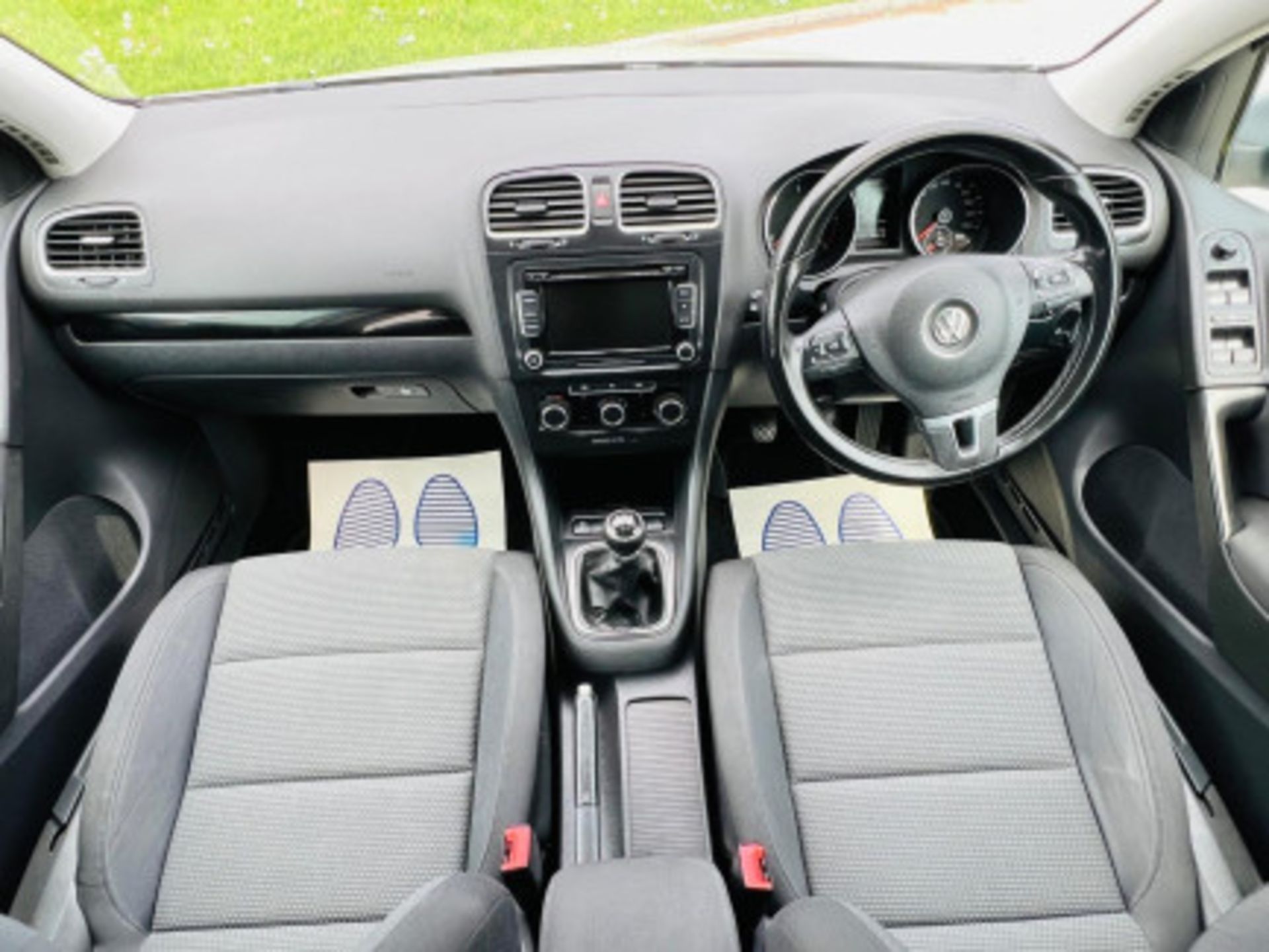 IMPECCABLE 2012 VOLKSWAGEN GOLF 1.6 TDI MATCH >>--NO VAT ON HAMMER--<< - Image 22 of 116