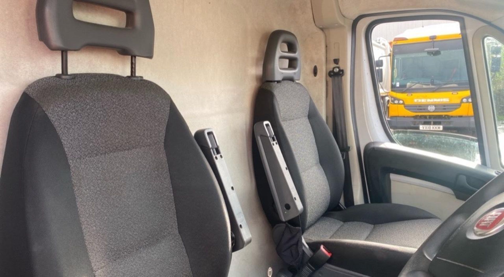 2019 FIAT DUCATO L2 MWB PANEL VAN - VERSATILE AND RELIABLE FOR YOUR BUSINESS NEEDS - Image 15 of 18