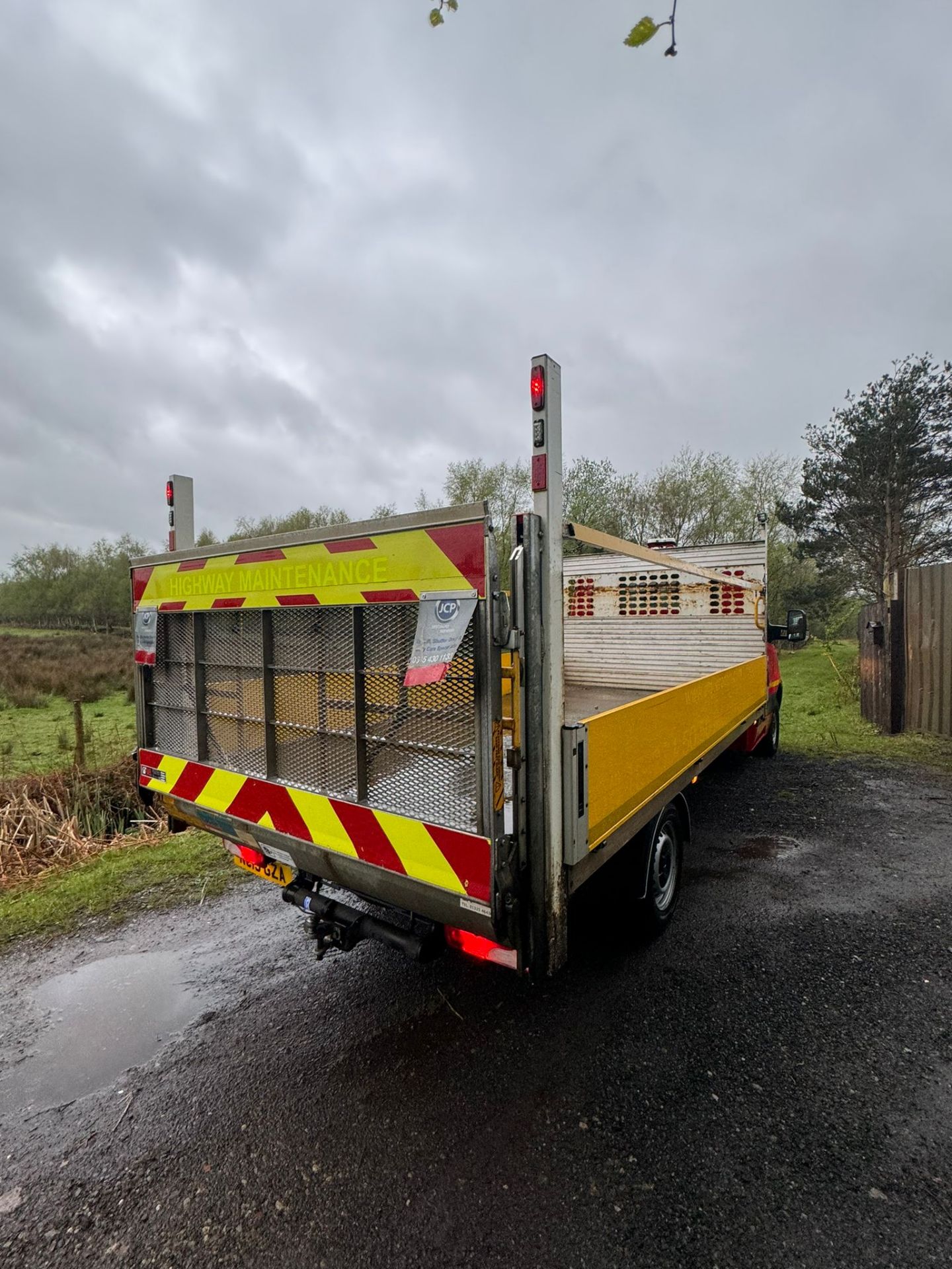 >>>SPECIAL CLEARANCE<<< 2019 MERCEDES SPRINTER DROP SIDE -TAIL LIFT **ONLY 94K MILES - Image 10 of 17