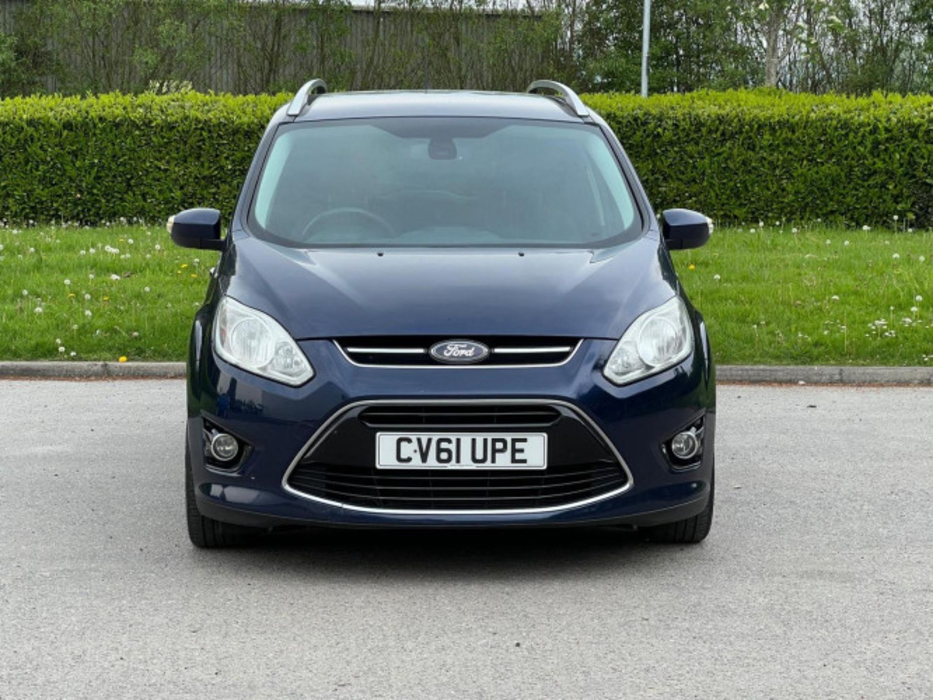 STYLISH AND SPACIOUS 2011 FORD GRAND C-MAX 1.6 TDCI >>--NO VAT ON HAMMER--<< - Image 2 of 136