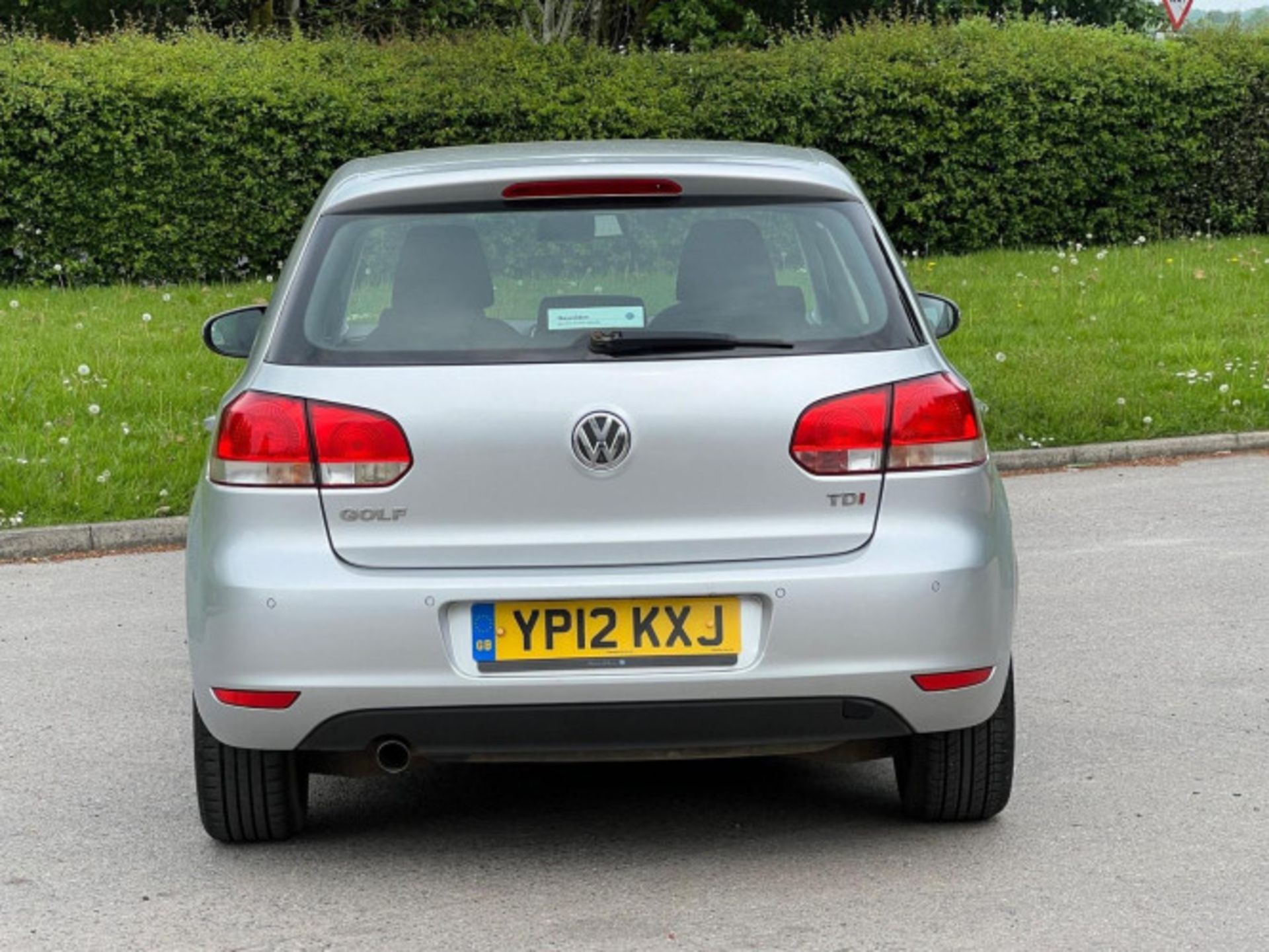 IMPECCABLE 2012 VOLKSWAGEN GOLF 1.6 TDI MATCH >>--NO VAT ON HAMMER--<< - Image 8 of 116