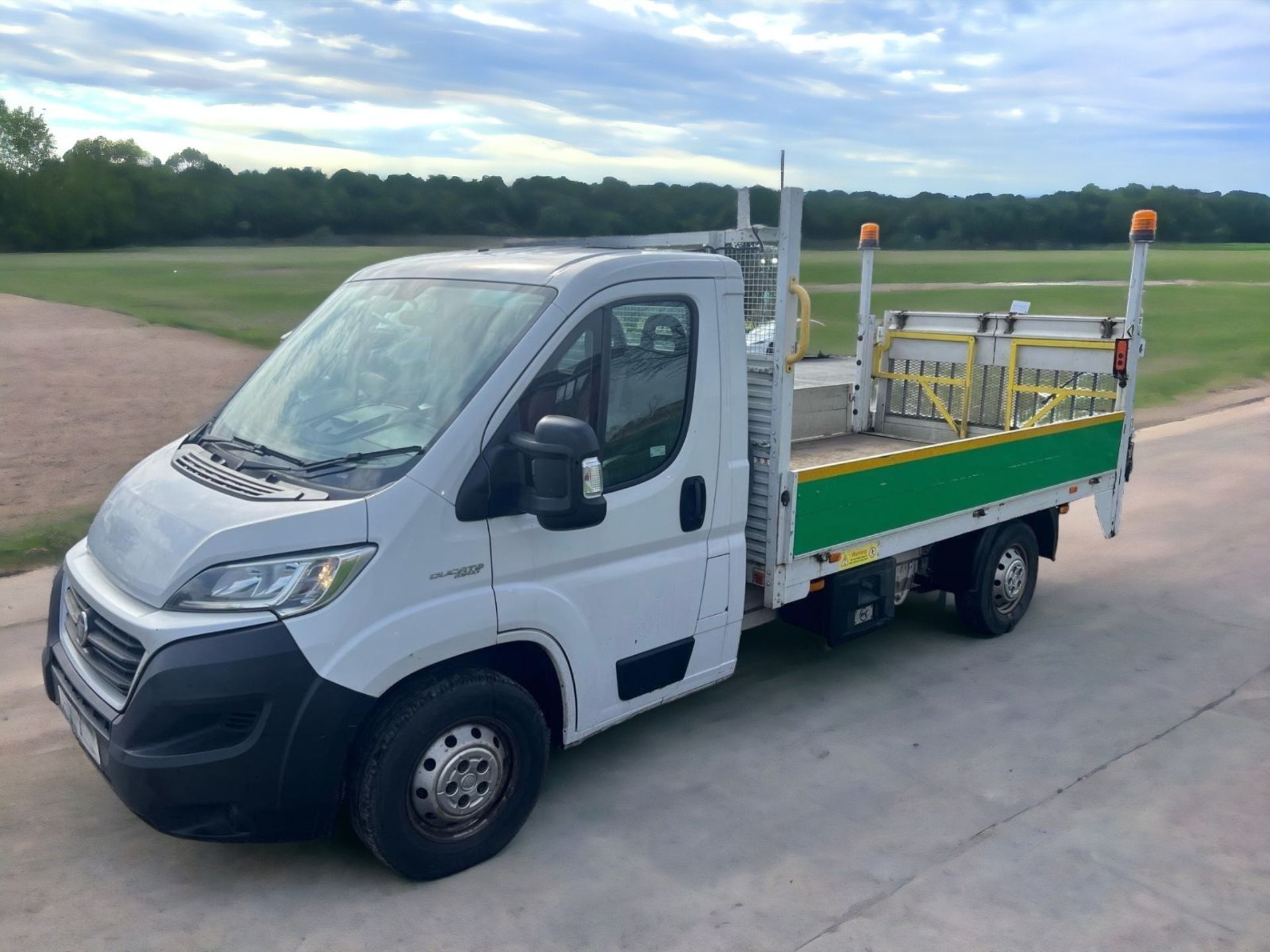 2018 FIAT DUCATO DROPSIDE TRUCK WITH TAIL LIFT**(ONLY 79K MILEAGE)**