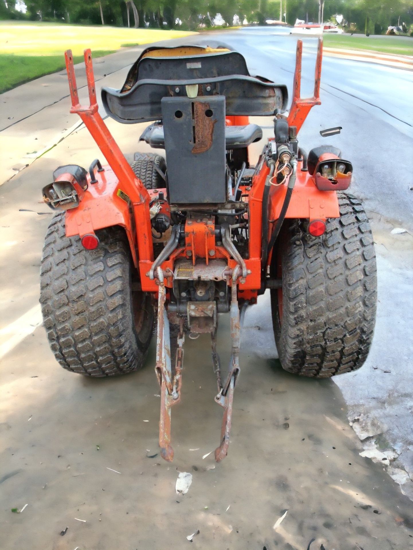 KUBOTA B1750 TRACTOR (NON-RUNNER) - Image 6 of 13