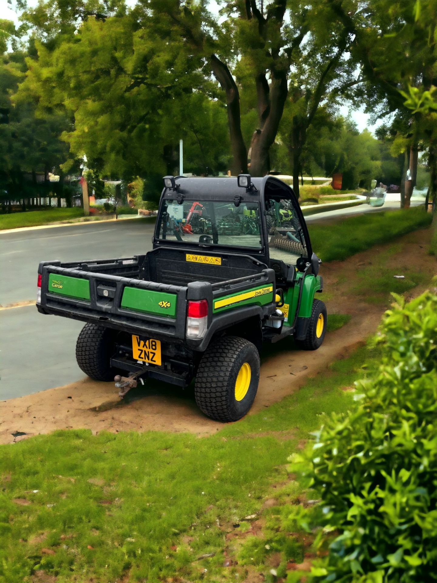 JOHN DEERE HPX815E GATOR 2018 - Image 4 of 15