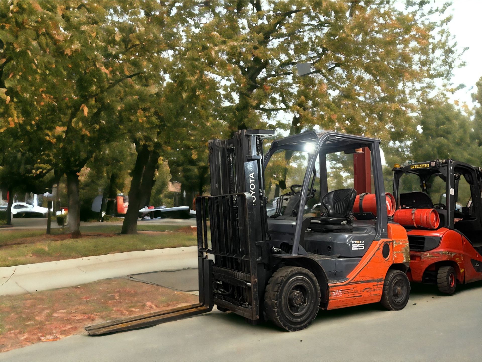 TOYOTA LPG FORKLIFT - MODEL 02-8FGF25 (2016) - Image 2 of 6