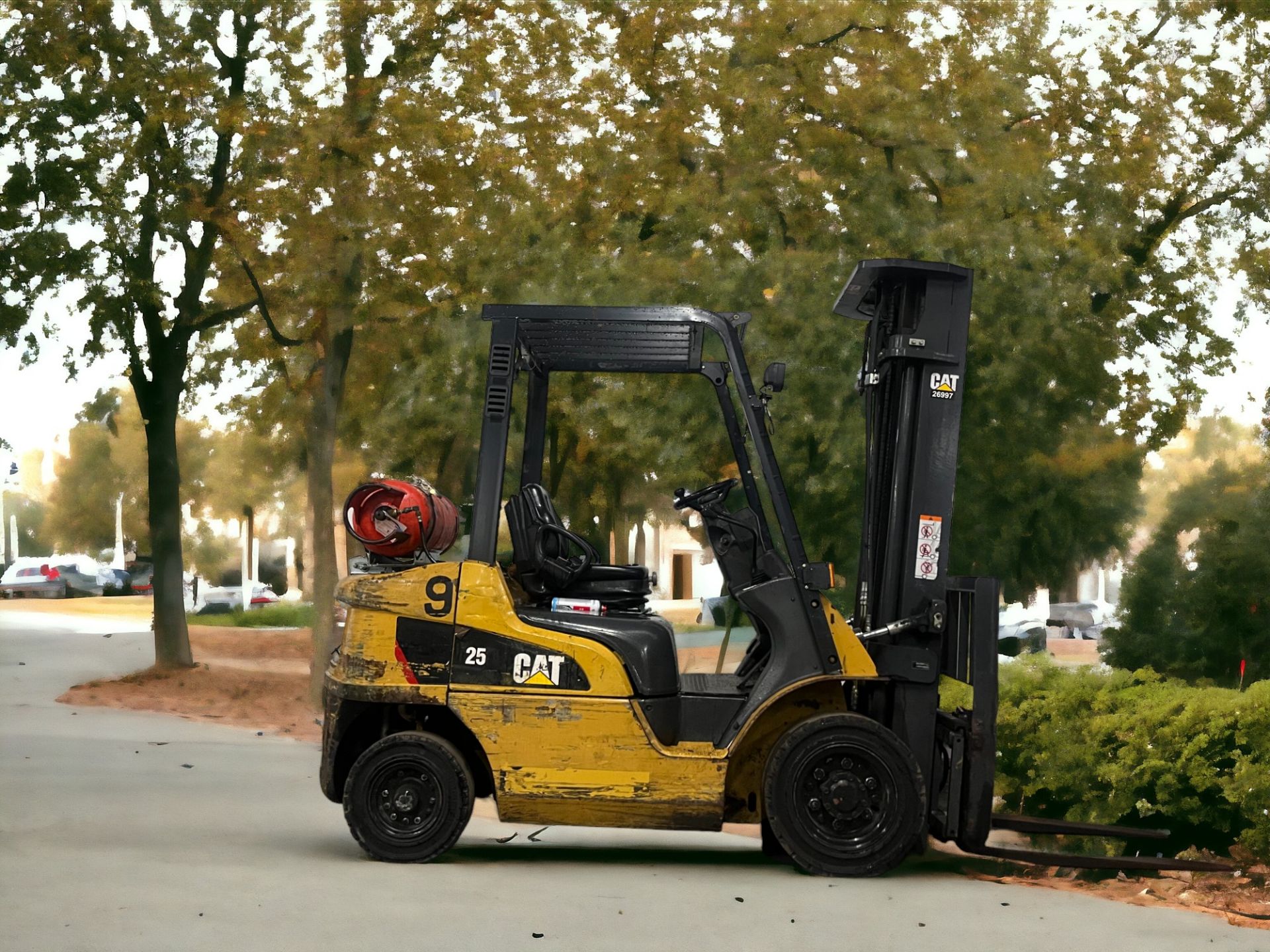 CAT LIFT TRUCKS LPG FORKLIFT - MODEL GP25NT (2015) - Image 5 of 6