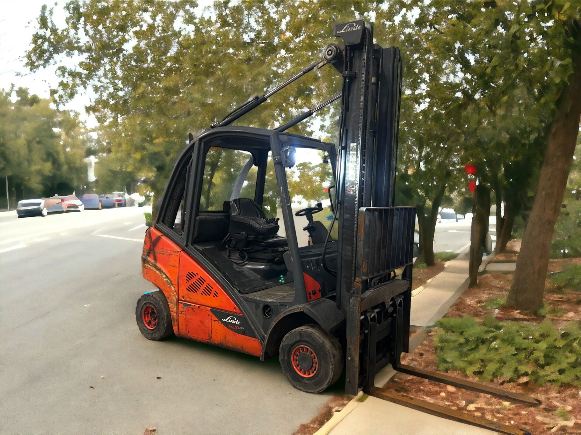 LINDE DIESEL FORKLIFT - MODEL H20D-02-600 (2014) - Image 4 of 6