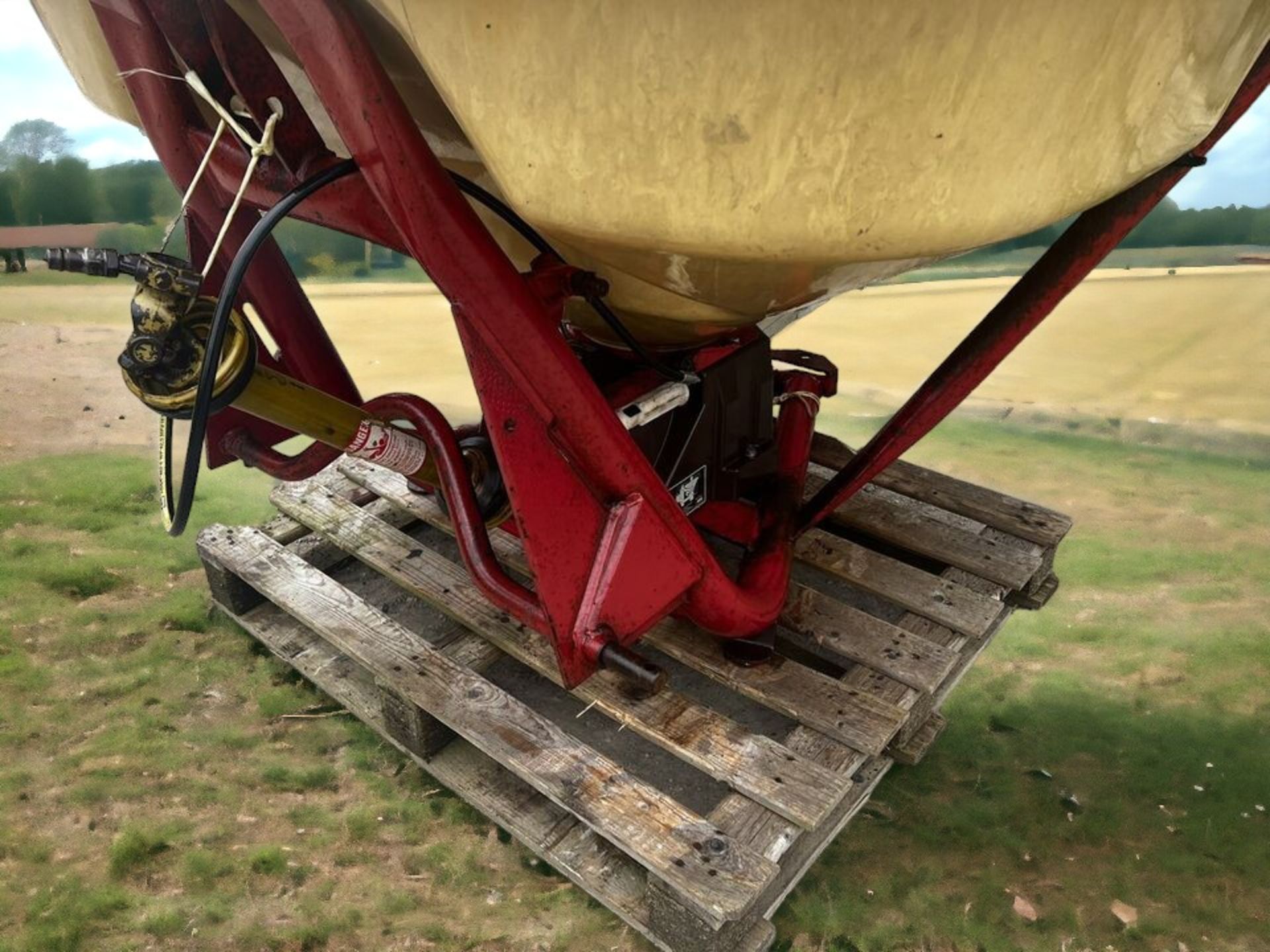 "VICON VARISPREADER PS1153 - VERSATILE FERTILIZER SPREADER - Image 5 of 6