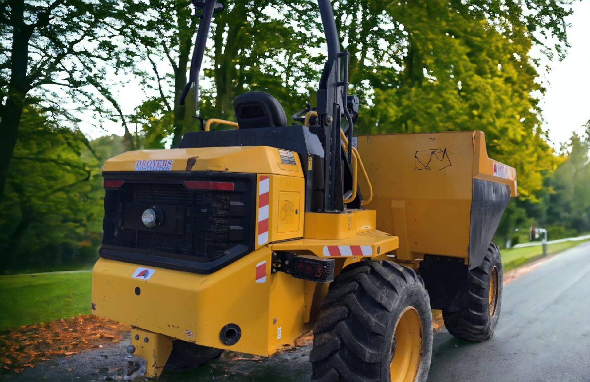 JCB 9 FT ,9 TON SITE DUMPER - Image 2 of 9