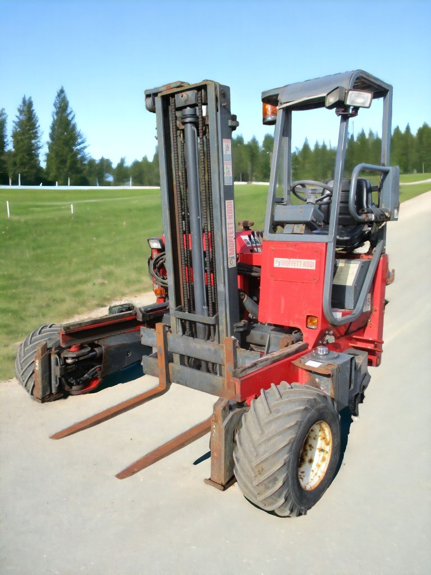 EFFICIENCY REDEFINED: MOFFETT MOUNTY M5 20.4 FORKLIFT - Image 5 of 12