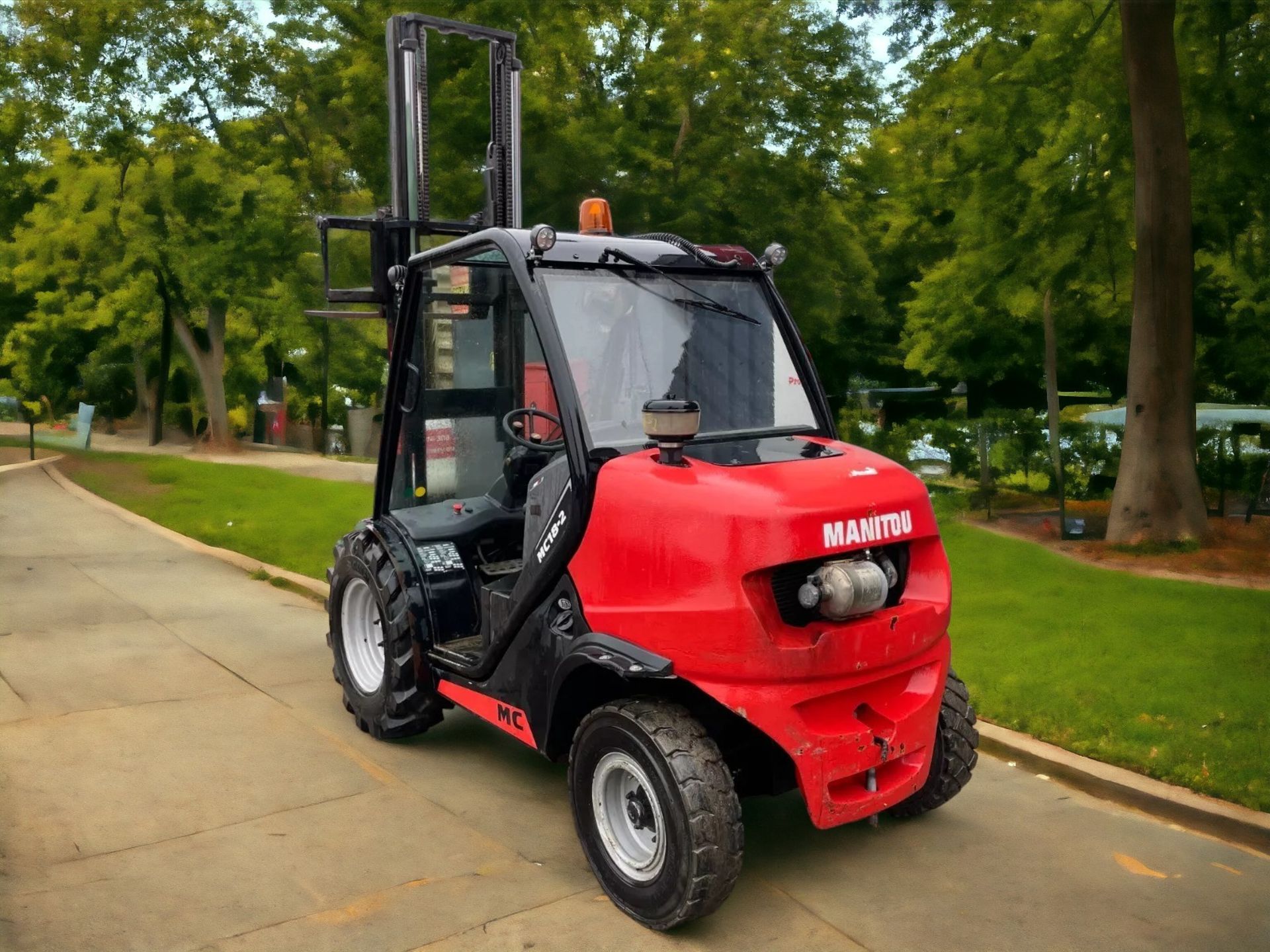 2018 MANITOU MC18-2 DIESEL FORKLIFT - Image 2 of 9