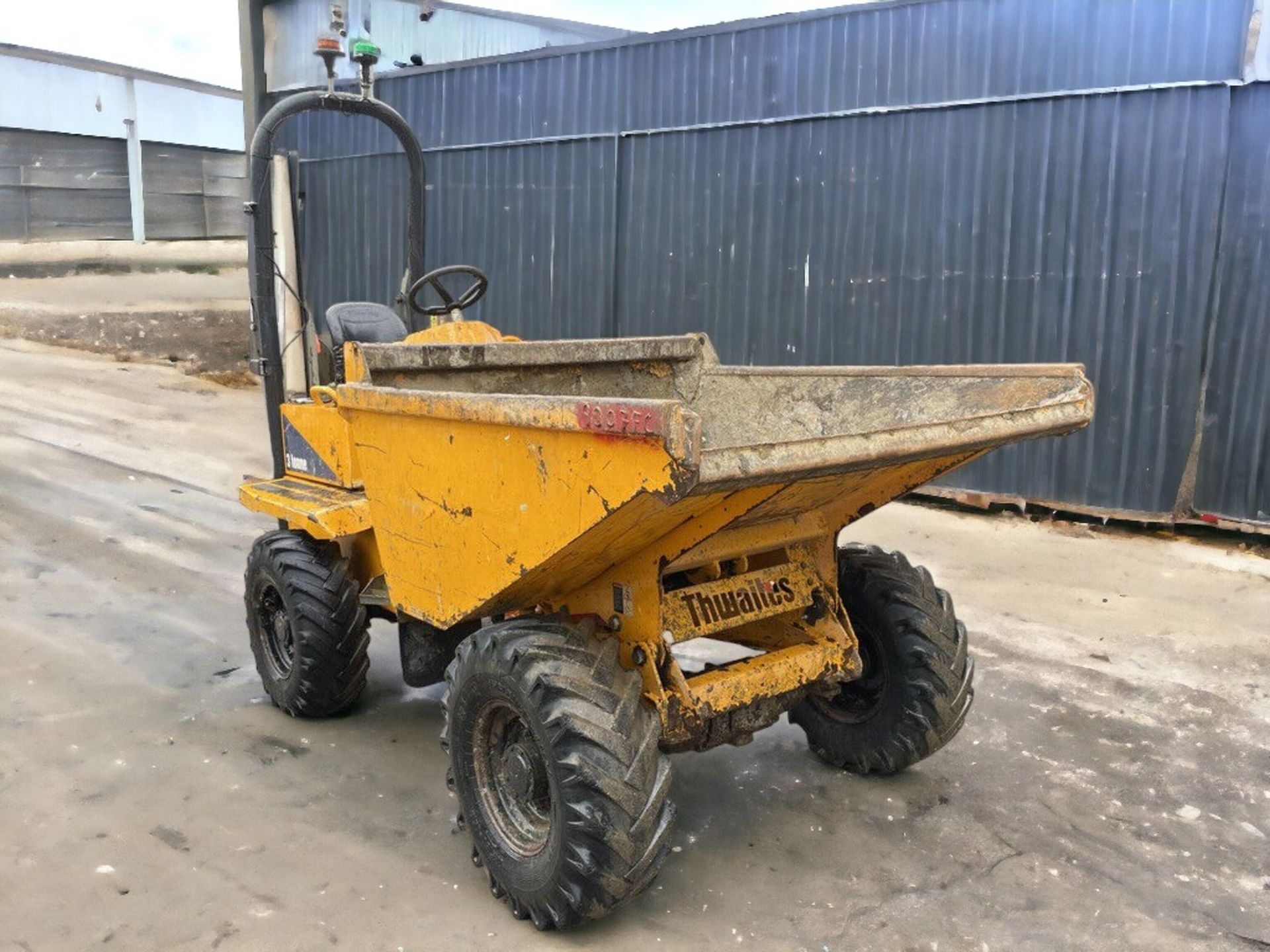 RELIABLE AND VERSATILE 2015 THWAITES 3 TONNE DUMPER