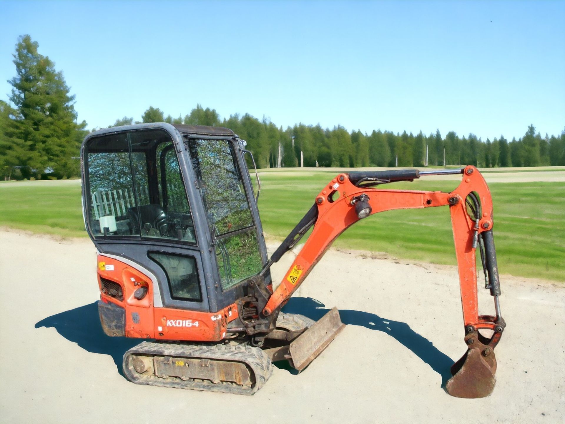 POWERFUL AND VERSATILE 2012 KUBOTA KX016-4 EXCAVATOR - Image 7 of 13