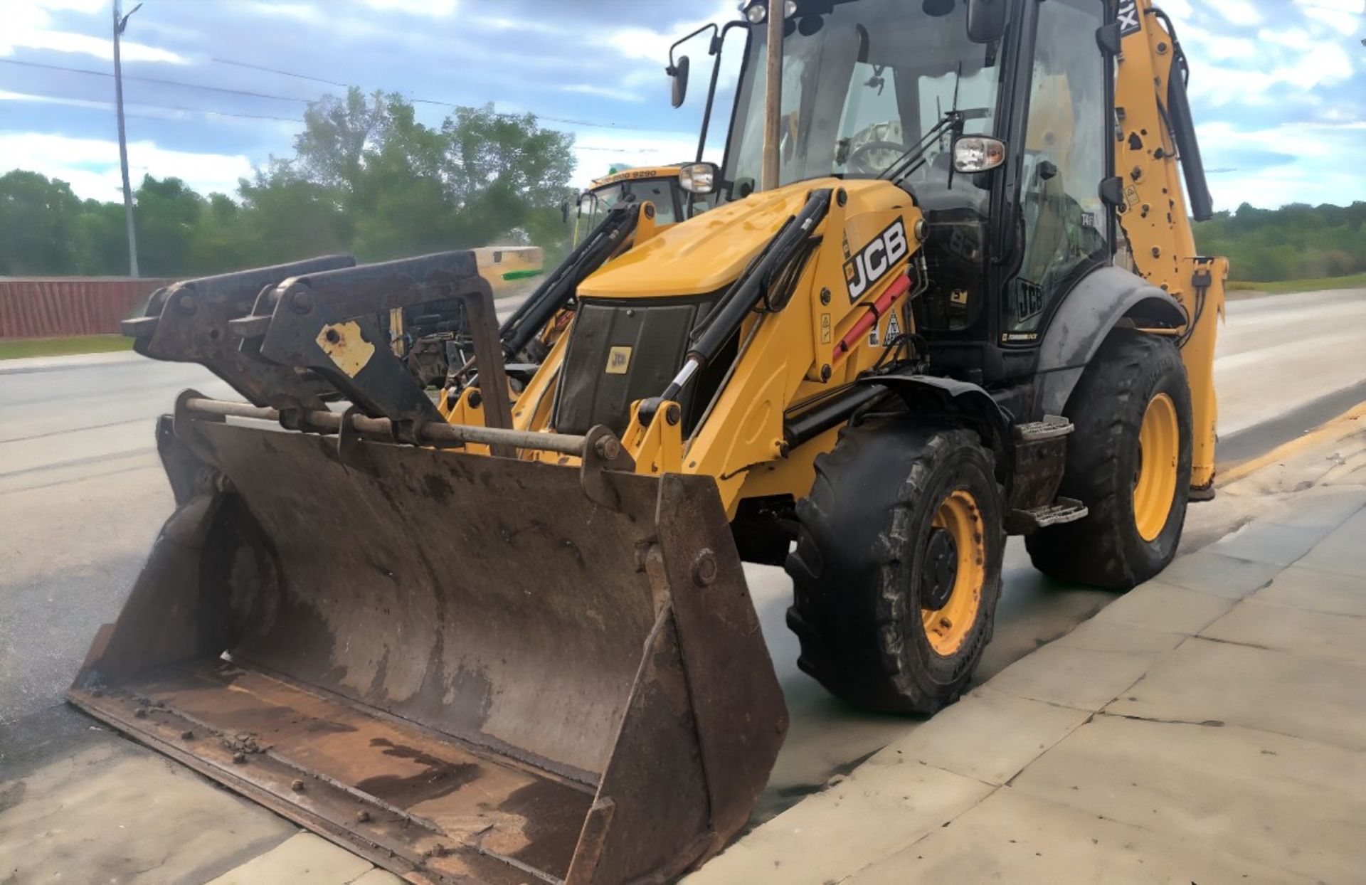 JCB 3CX CONTRACTOR BACKHOE LOADER YEAR 2017 - Image 3 of 10