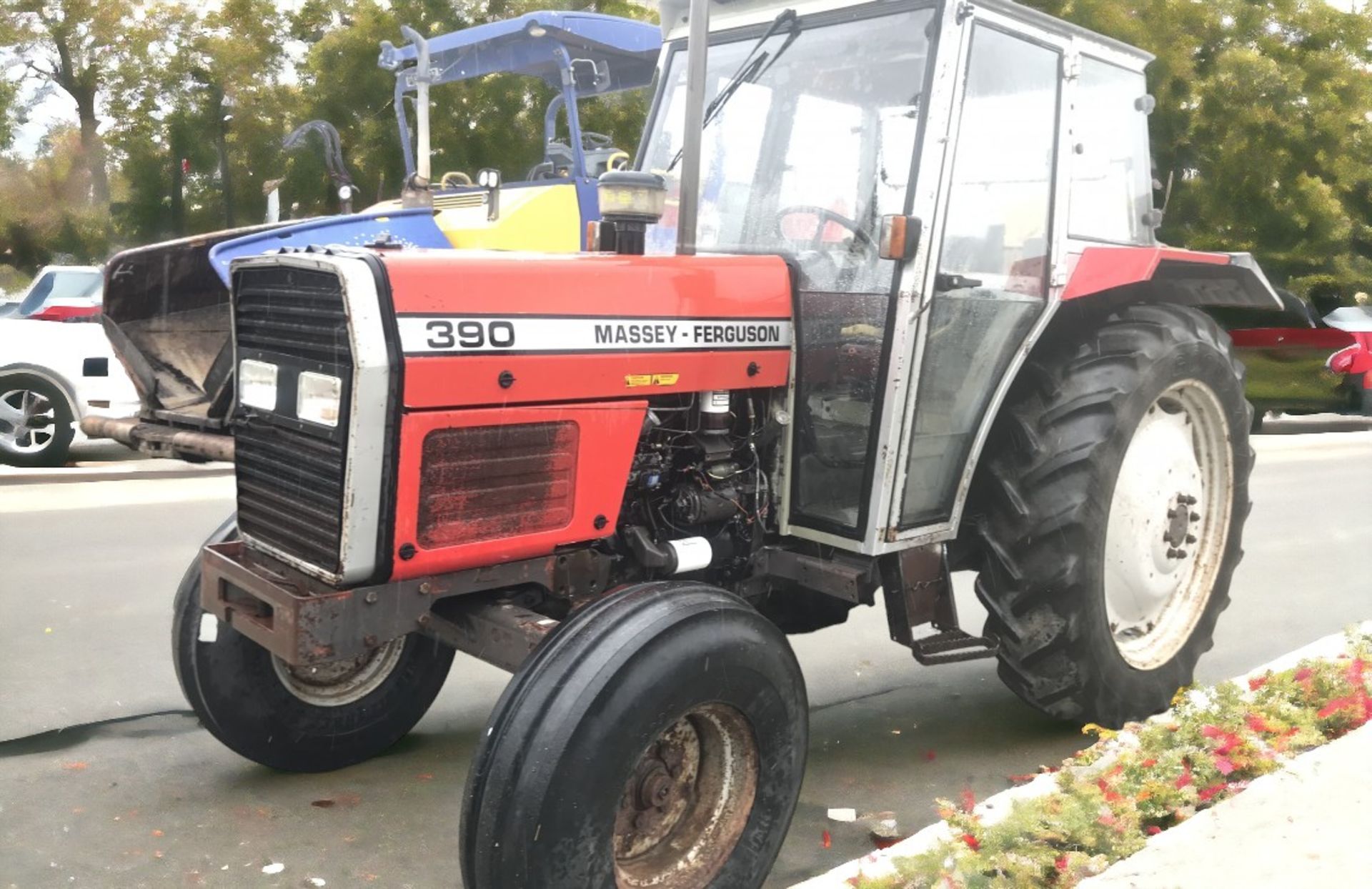 MF 390 AG TRACTOR - Image 5 of 12