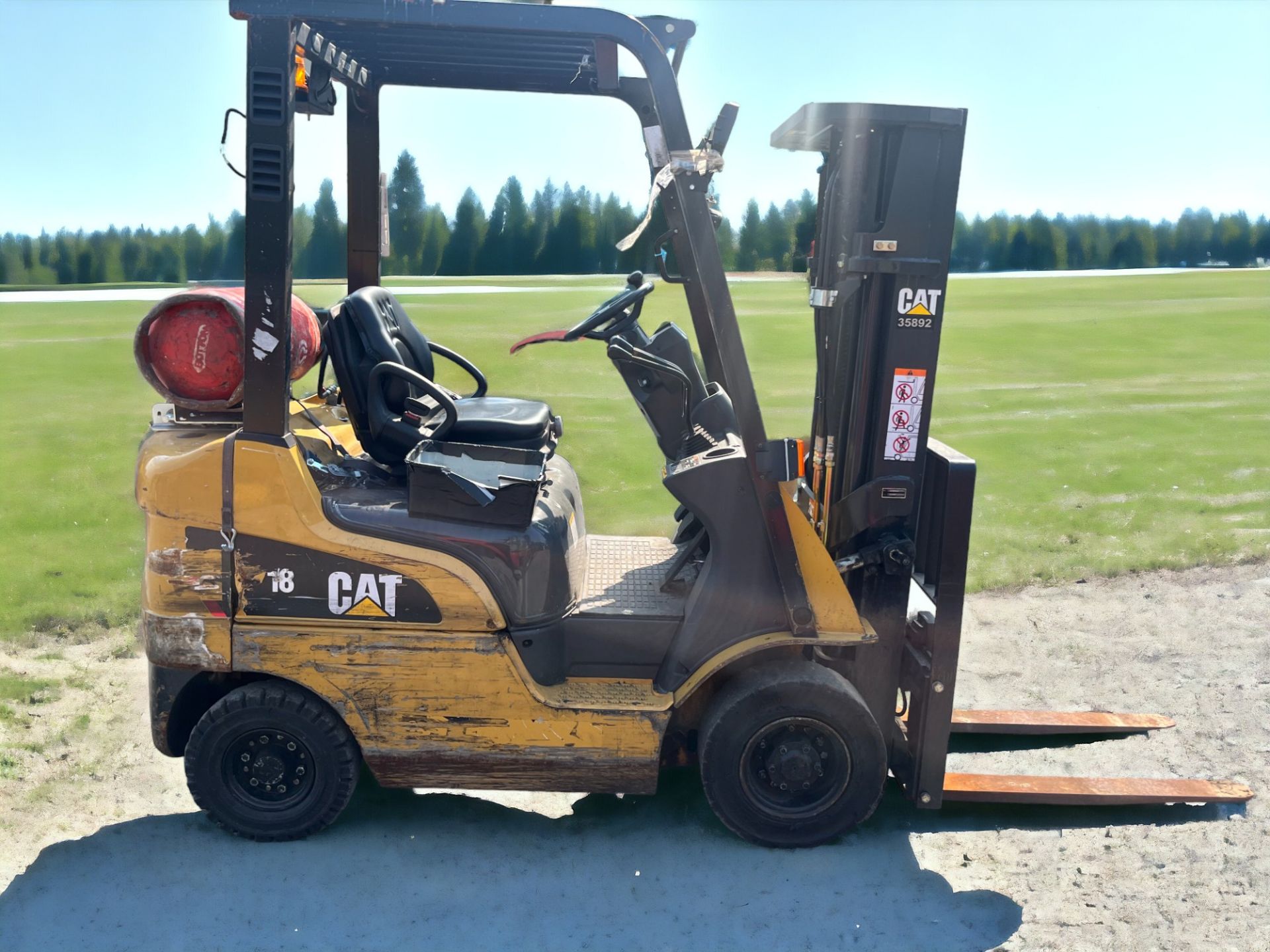 CAT LIFT TRUCK - GP18NT LPG FORKLIFT (2019) - Image 3 of 5