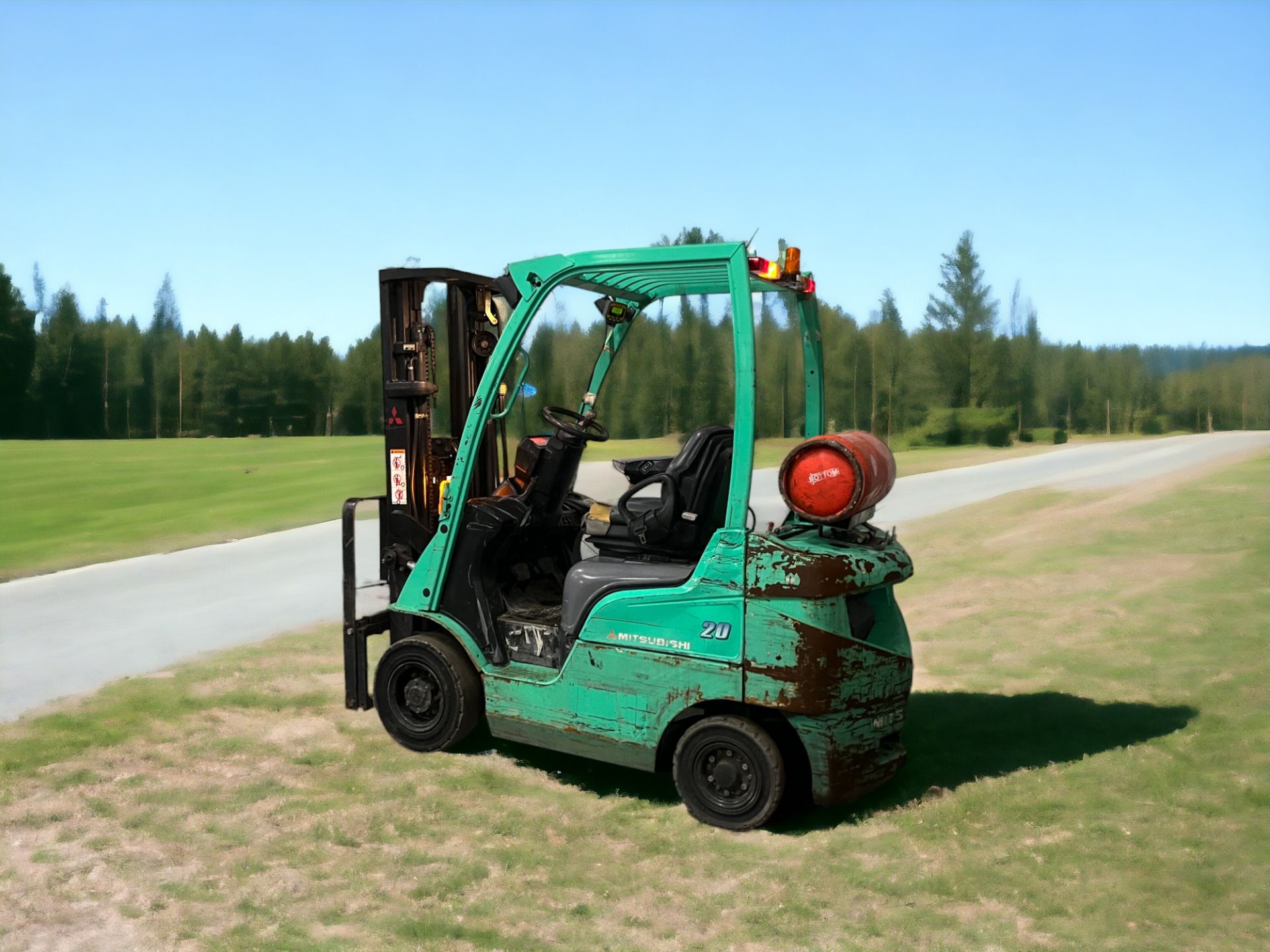 YEAR - 2007 MITSUBISHI FG20CN LPG FORKLIFT - Image 3 of 6