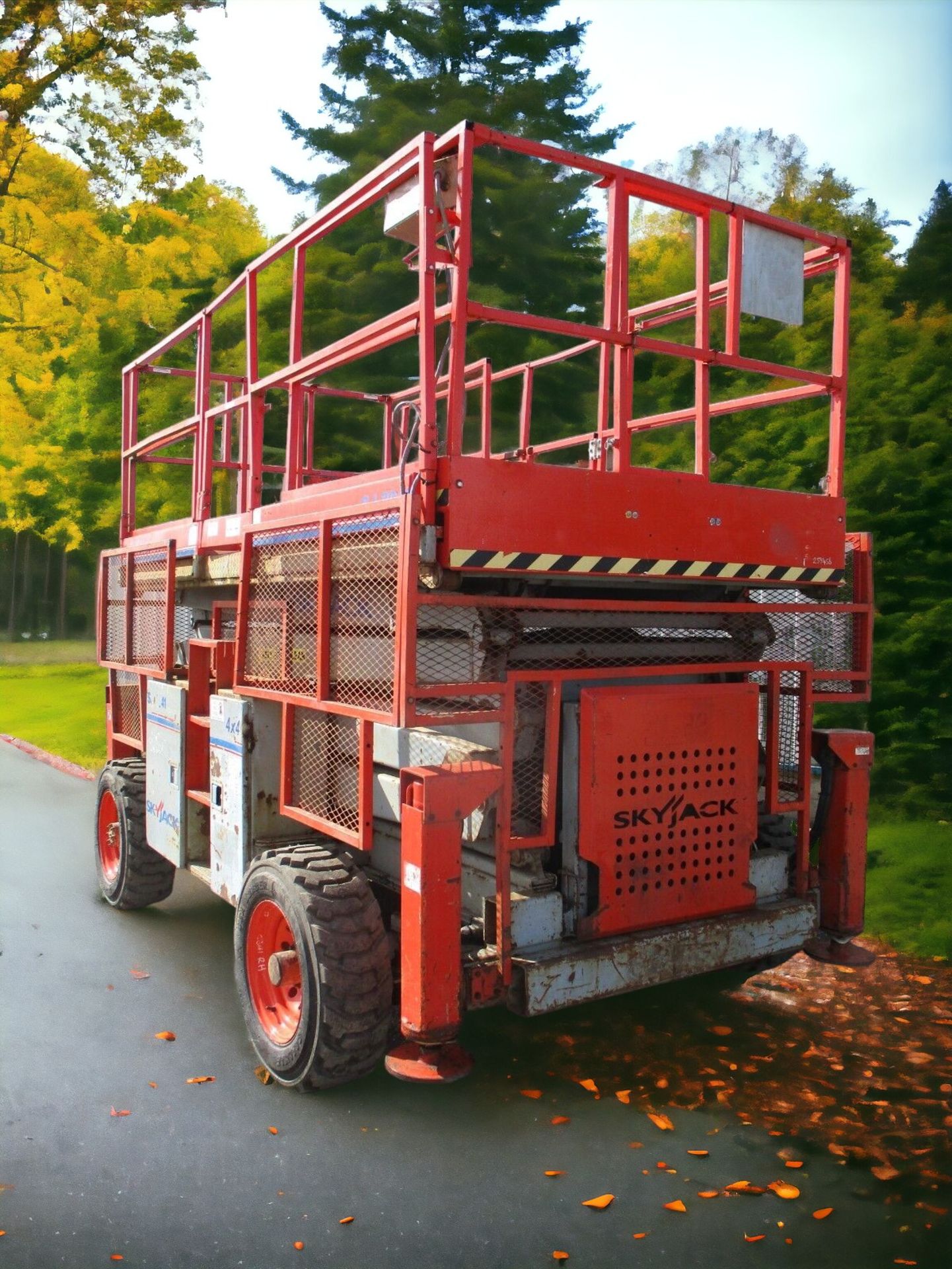 2007 ELEVATE YOUR PROJECTS WITH THE SKYJACK SJ8841 SCISSOR LIFT - Image 4 of 11