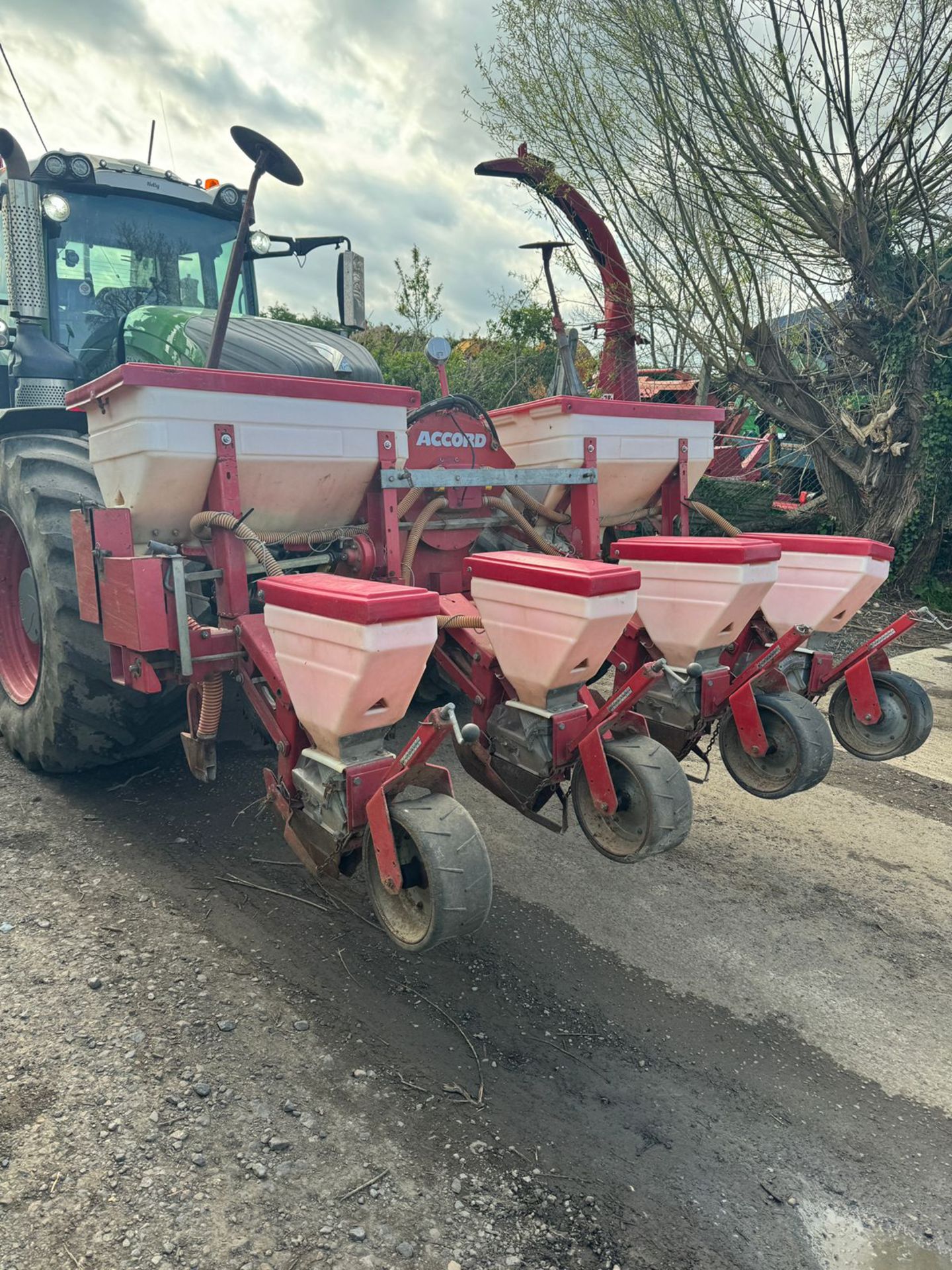 ACCORD 4 ROW MAIZE DRILL - Image 3 of 5