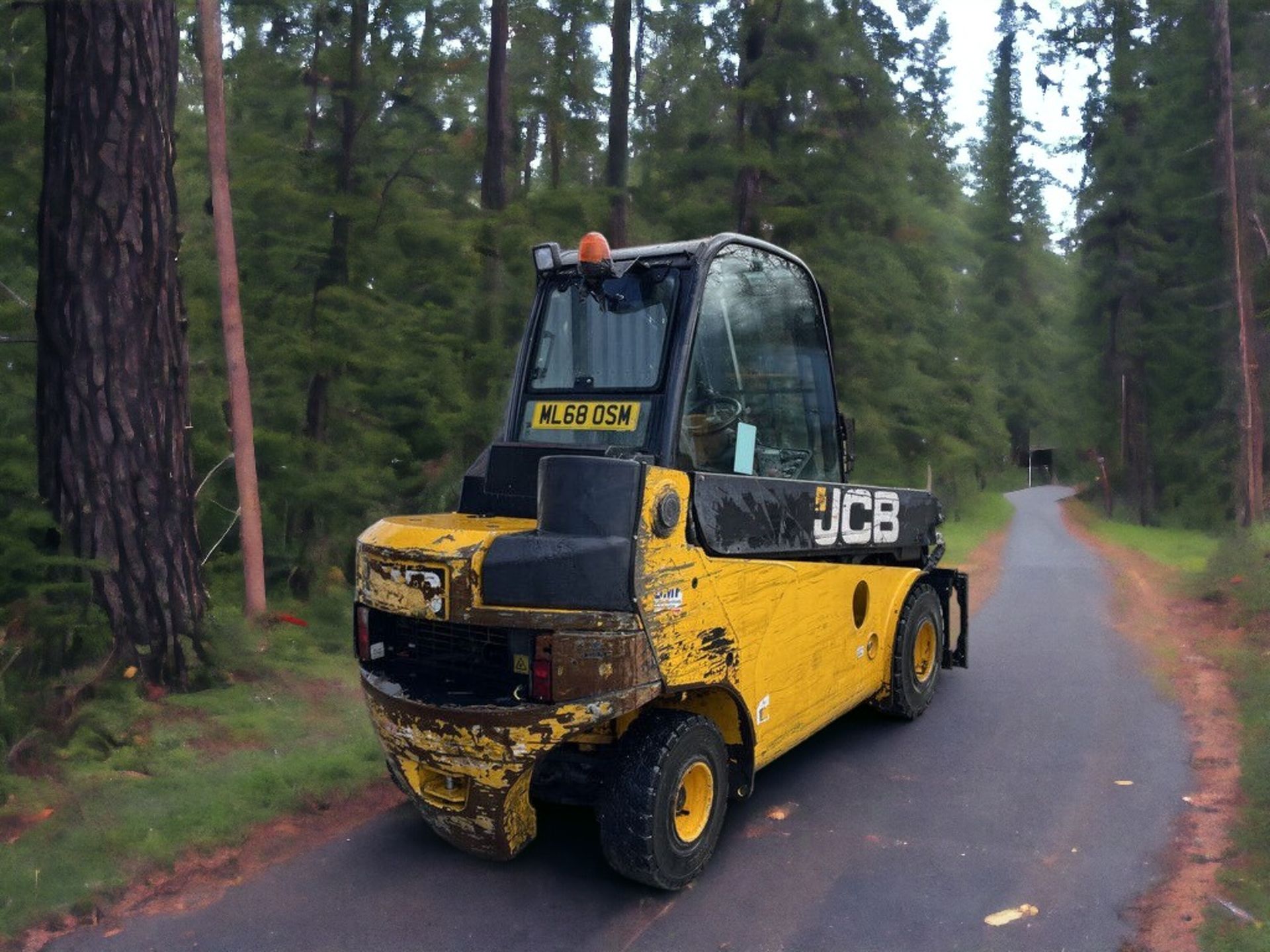 BOOST YOUR EFFICIENCY: 2018 JCB TELETRUK TLT35D TELEHANDLER - Image 8 of 10