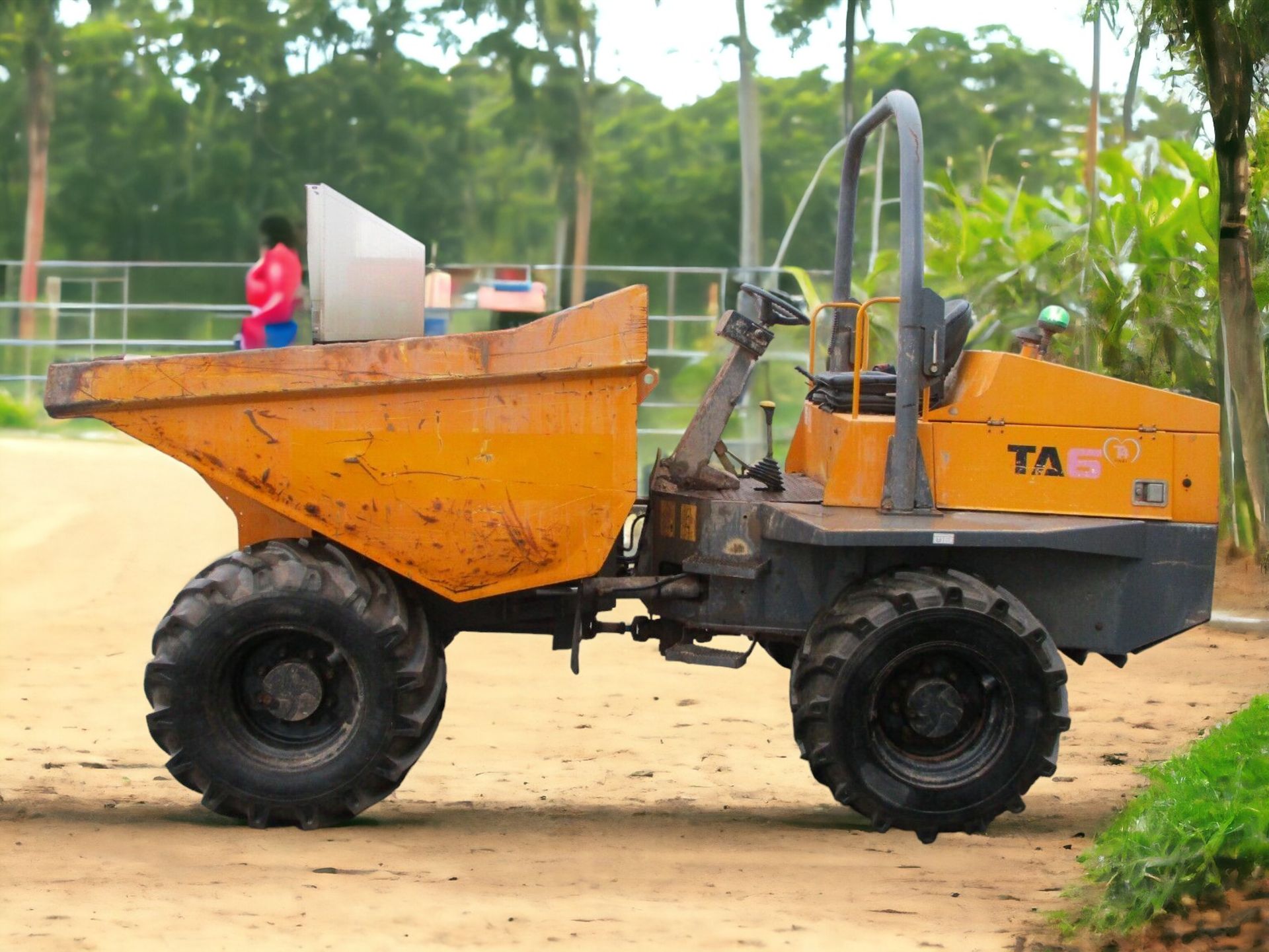 EFFICIENT AND POWERFUL 2015 TEREX 6-TON DUMPER - Image 6 of 11