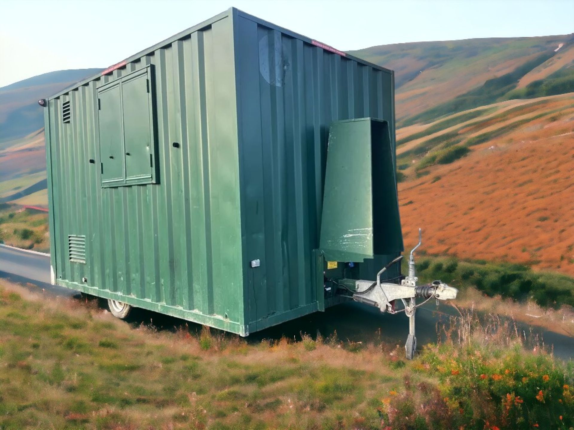 COMPLETE MOBILE WELFARE UNIT: WELFARE AREA, TOILET FACILITIES, GENERATOR ROOM - Image 4 of 7