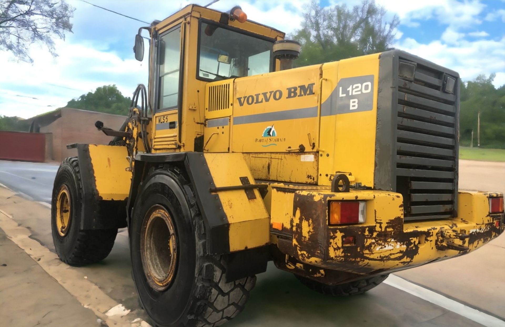 VOLVO L120B WHEELED LOADER - Image 5 of 9