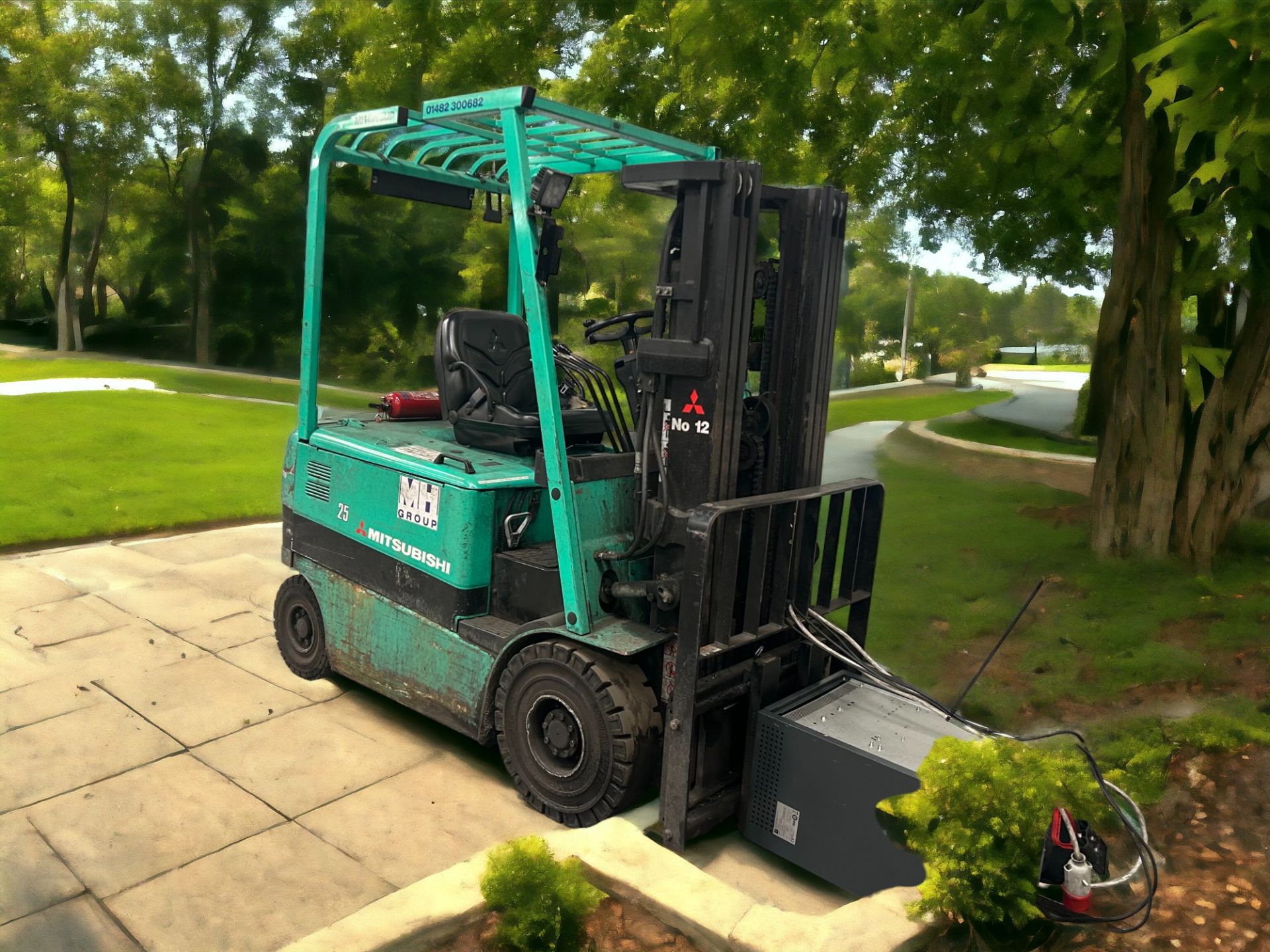 MITSUBISHI FB25K-PAC ELECTRIC FORKLIFT **(INCLUDES CHARGER)** - Image 5 of 6