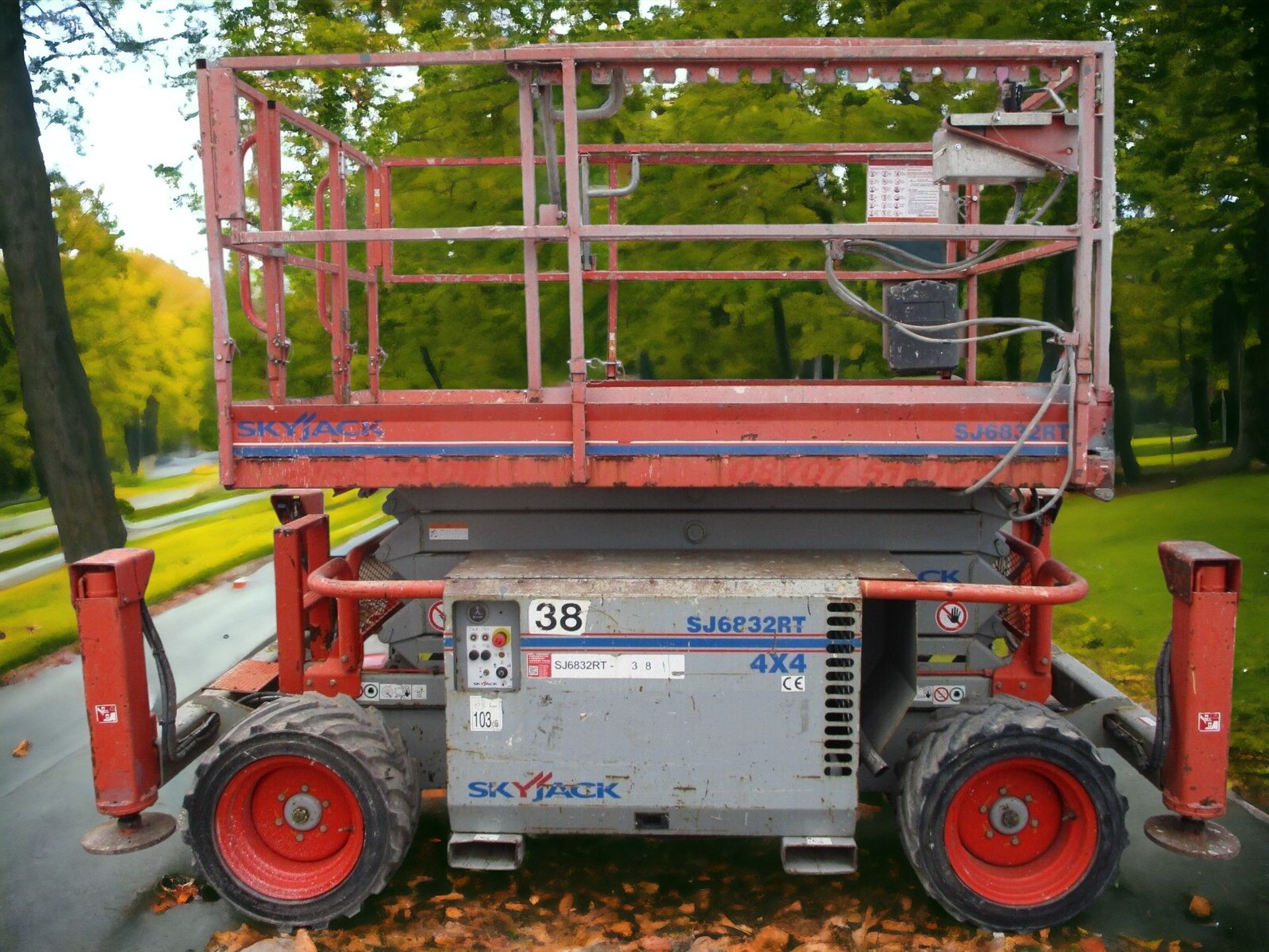 ELEVATE YOUR PROJECTS WITH THE RELIABLE SKYJACK SJ6832 SCISSOR LIFT - Image 10 of 12
