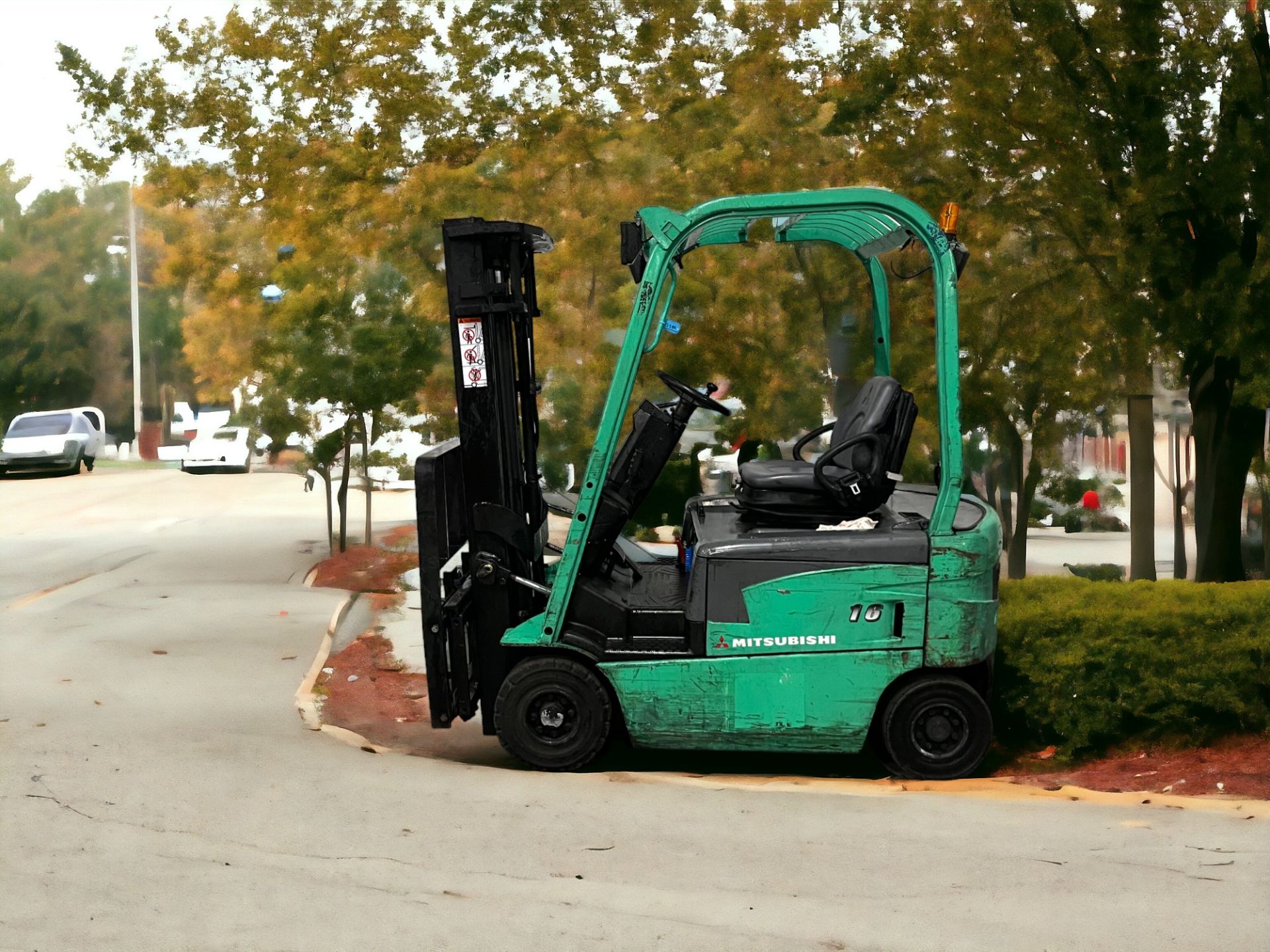 MITSUBISHI ELECTRIC 4-WHEEL FORKLIFT - MODEL FB16N (2005) **(INCLUDES CHARGER)** - Image 2 of 6