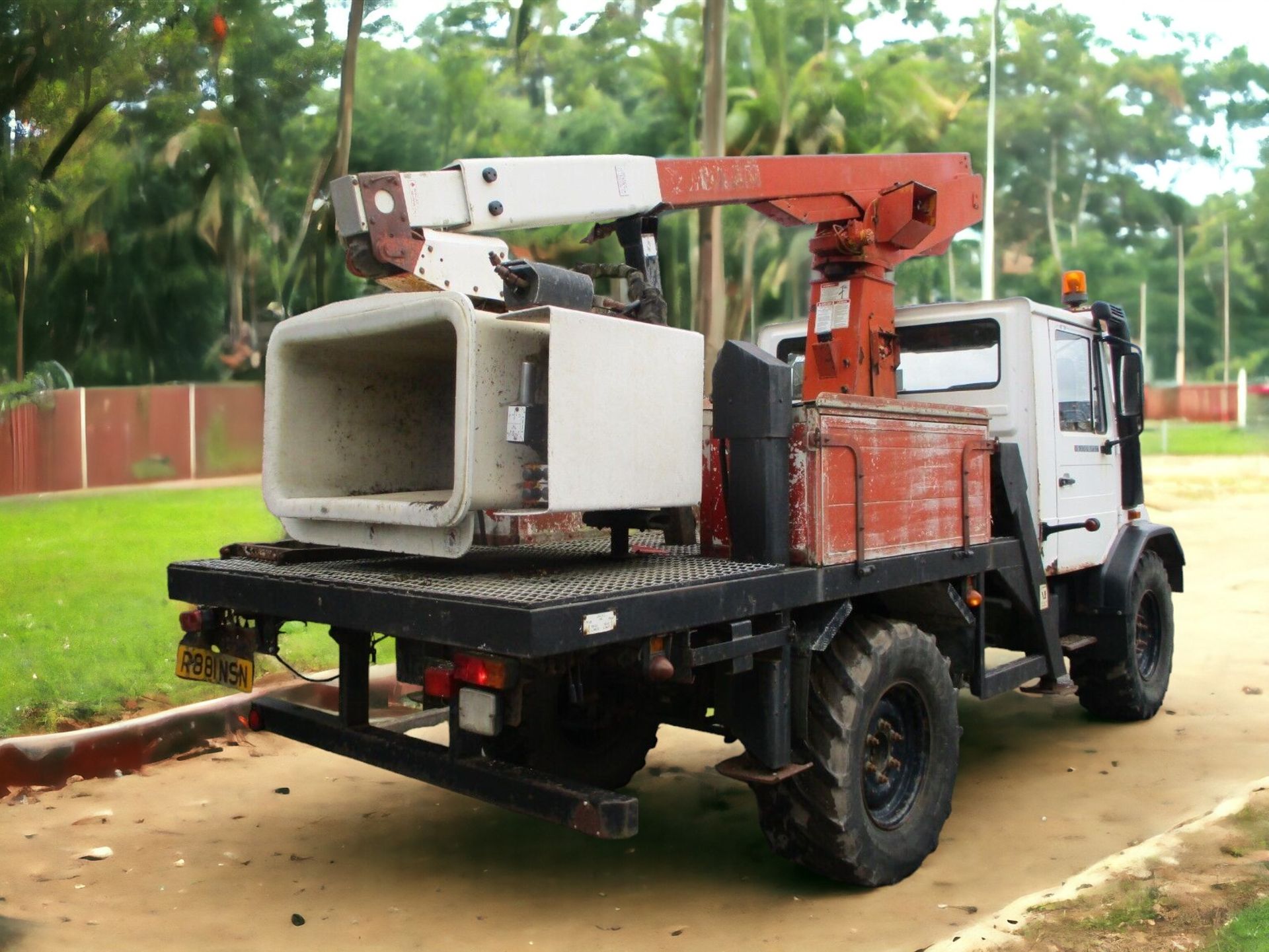 UNIMOG U100L TURBO CHERRY PICKER - REACH NEW HEIGHTS WITH CONFIDENCE! - Image 5 of 23