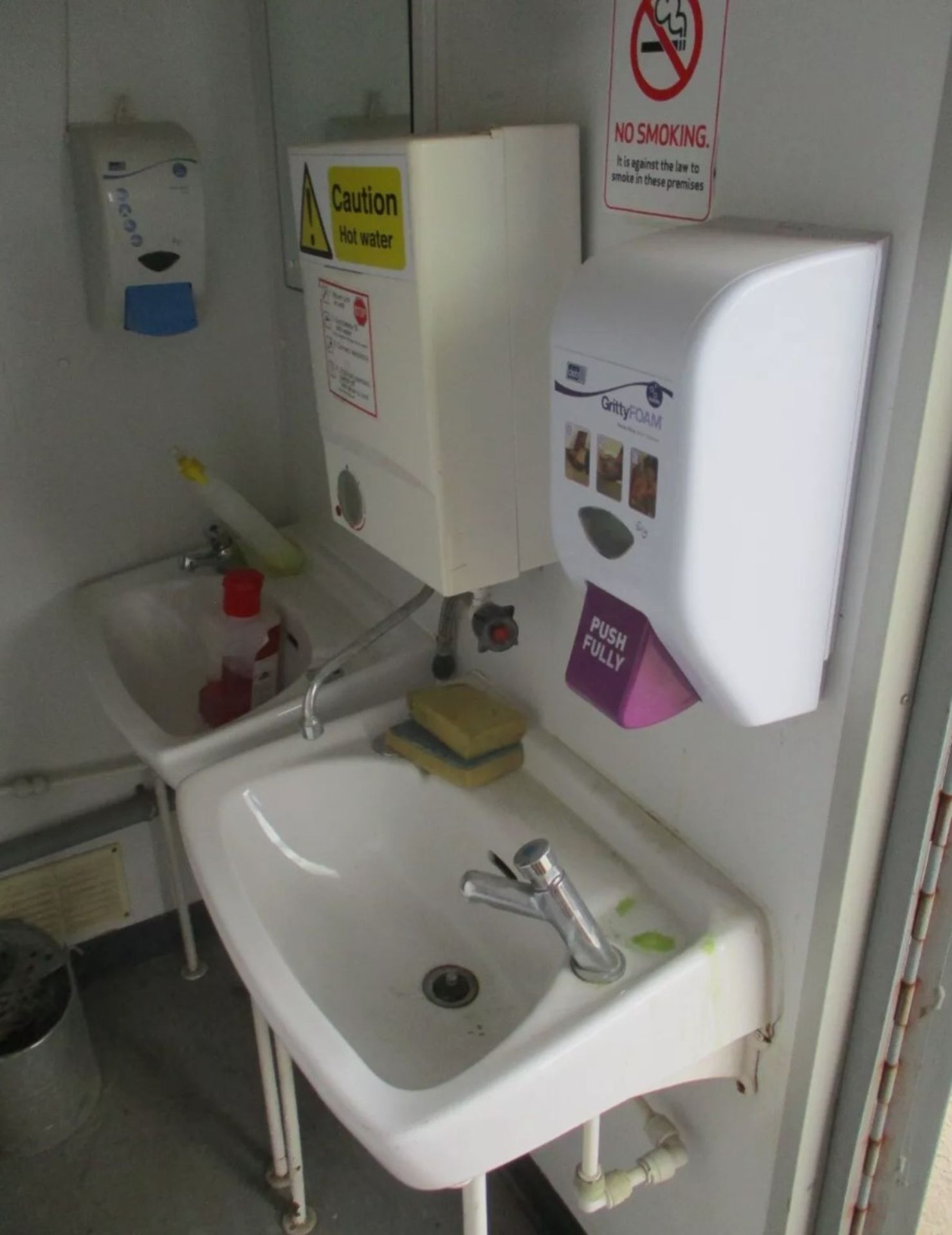 SHIPPING CONTAINER TOILET BLOCK: YOUR PORTABLE SANITATION SOLUTION - Image 8 of 11