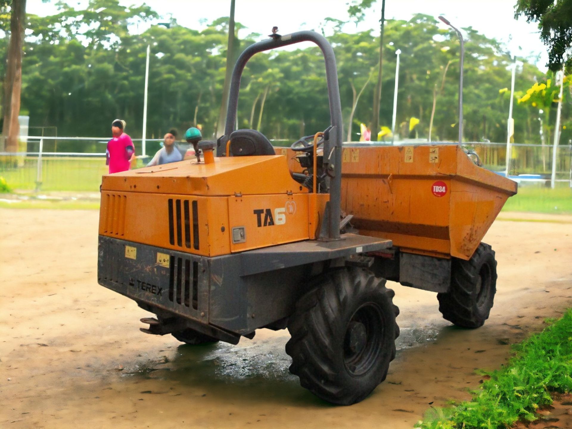 EFFICIENT AND POWERFUL 2015 TEREX 6-TON DUMPER - Image 9 of 11