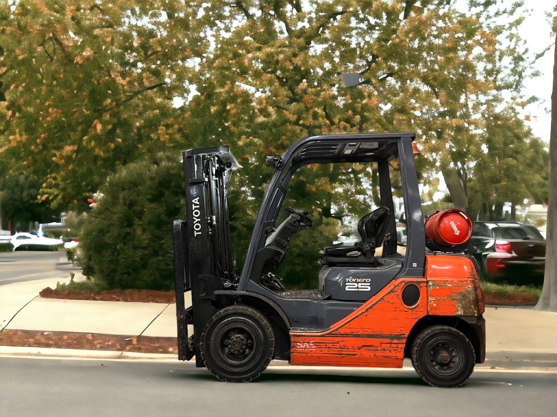 TOYOTA LPG FORKLIFT - MODEL 02-8FGF25 (2016)