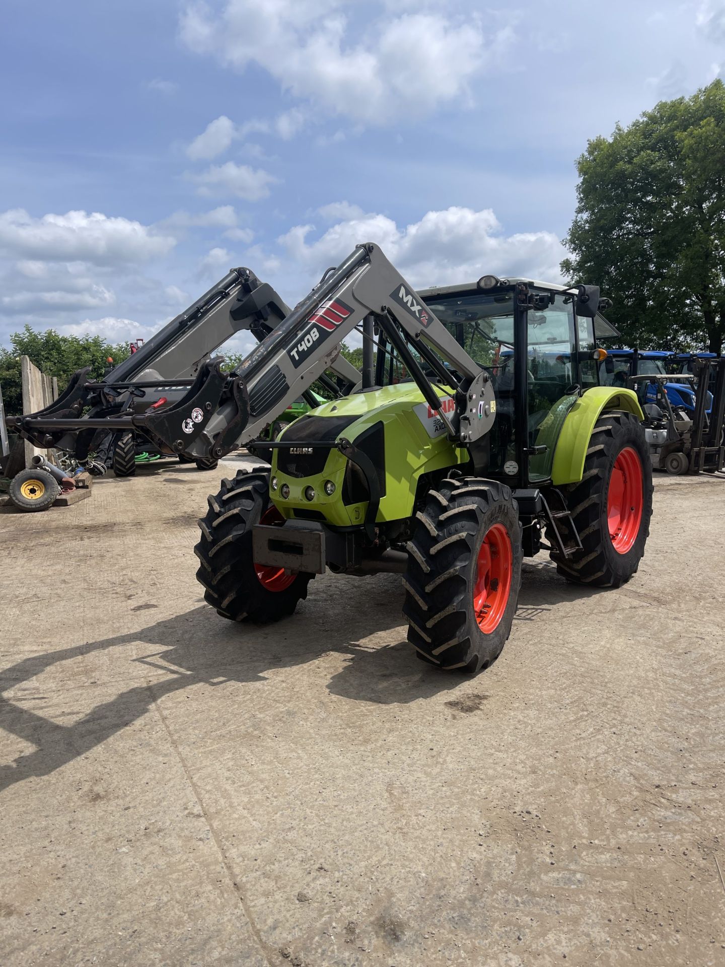 2013 CLAAS AXOS 320