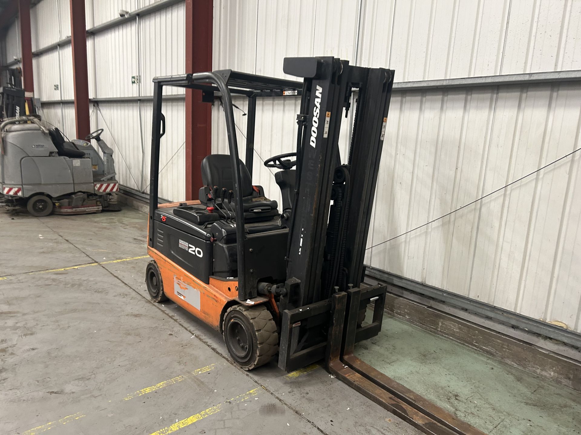 DOOSAN ELECTRIC FORKLIFT B20X-5 - Image 4 of 6