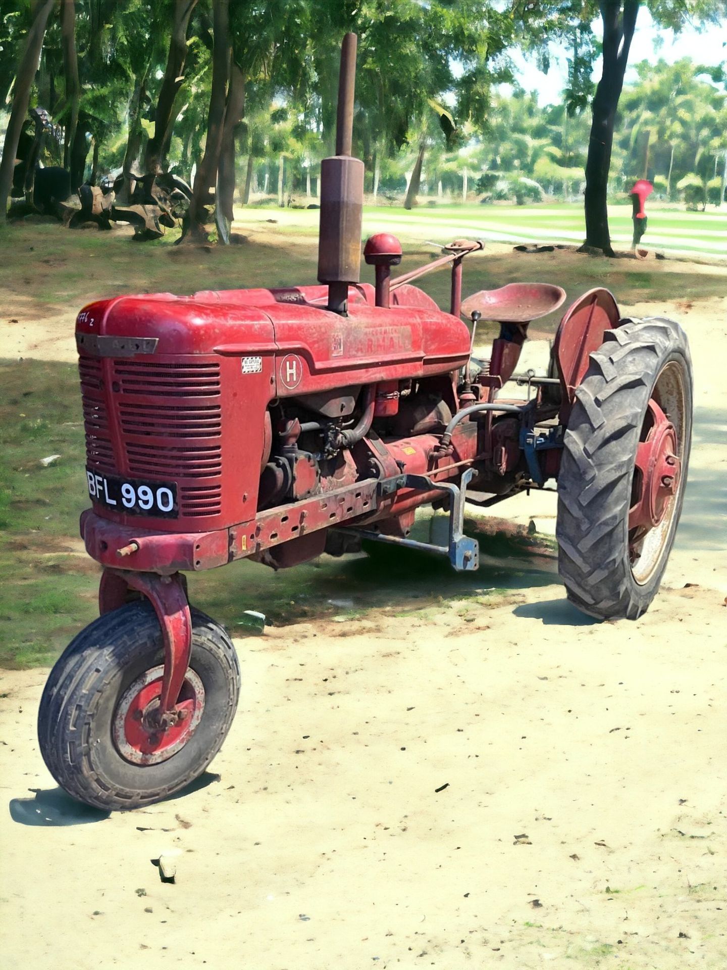 INTERNATIONAL FARMALL H TRACTOR - Image 5 of 7