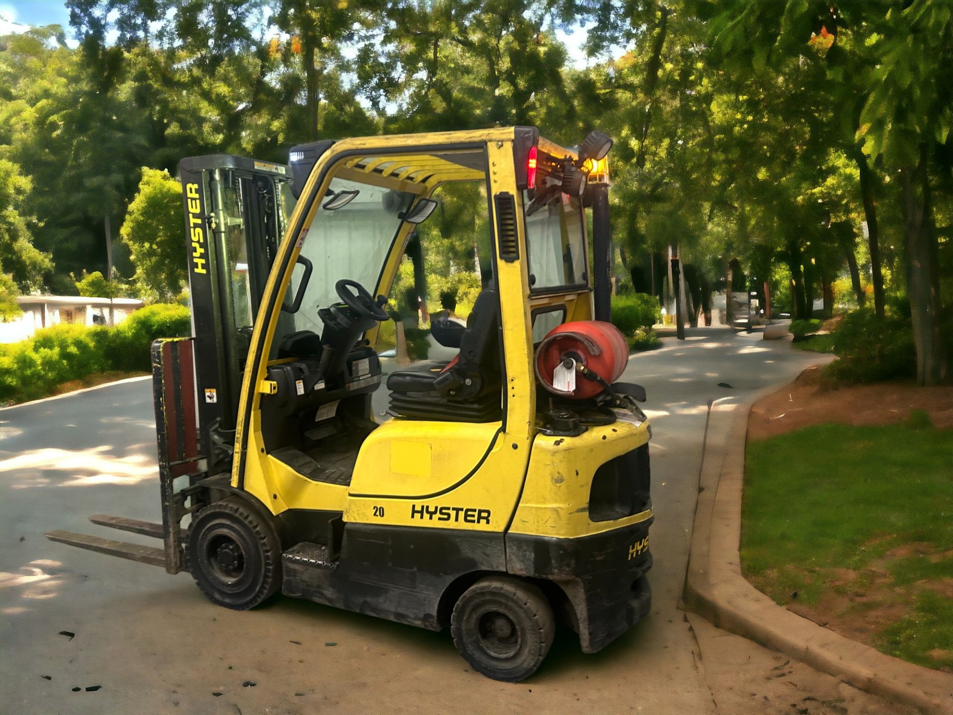 HYSTER H2.0FTS LPG FORKLIFT (2017) - Image 4 of 6