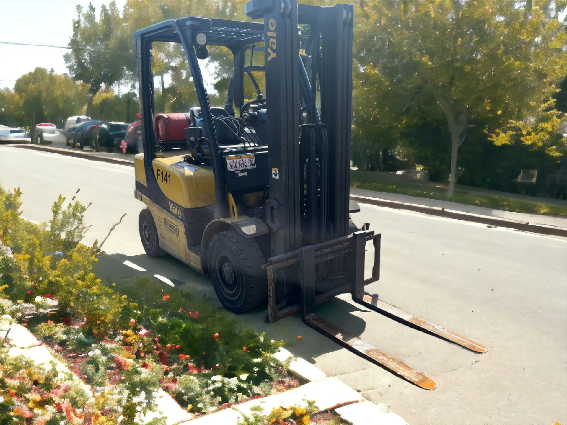 YALE LPG FORKLIFT - MODEL GLP25VX (2010) - Image 5 of 9