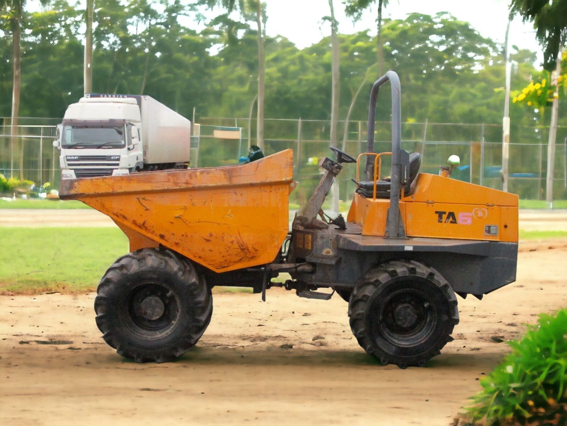 EFFICIENT AND POWERFUL 2015 TEREX 6-TON DUMPER - Image 5 of 11