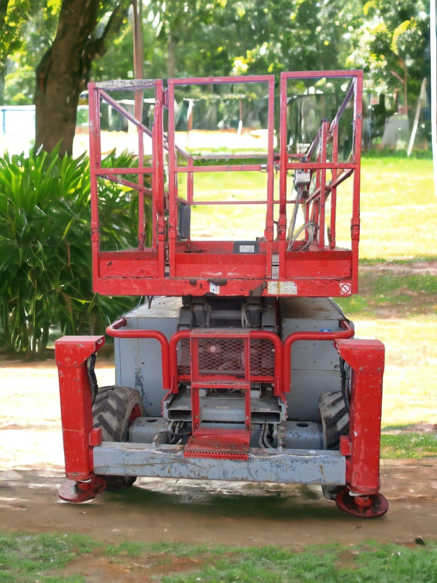 2015 SKYJACK SJ6832 SCISSOR LIFT POWER SOURCE: KUBOTA ENGINE - Image 11 of 13