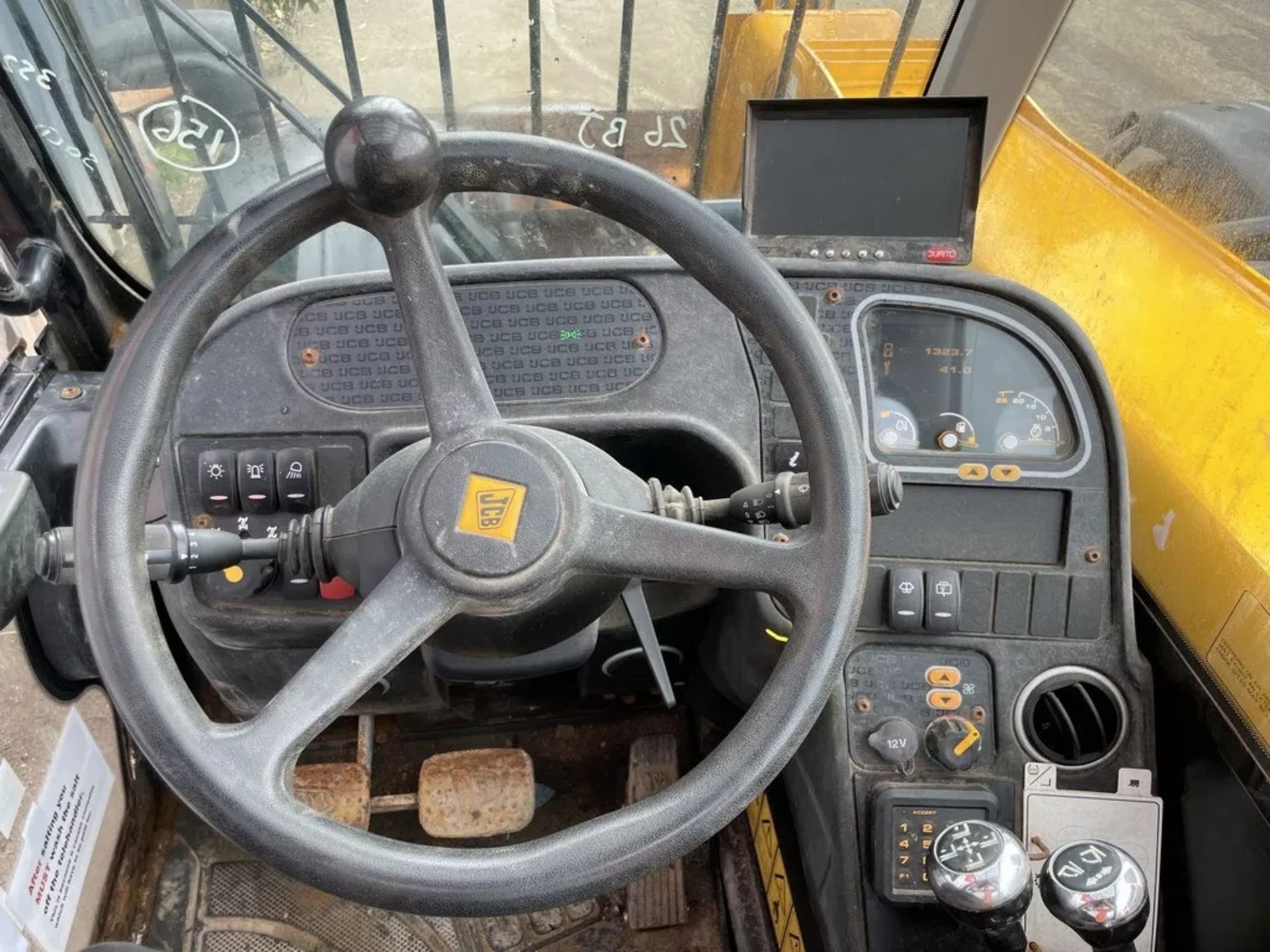 2017 JCB 531-70 TELEHANDLER - Image 12 of 13