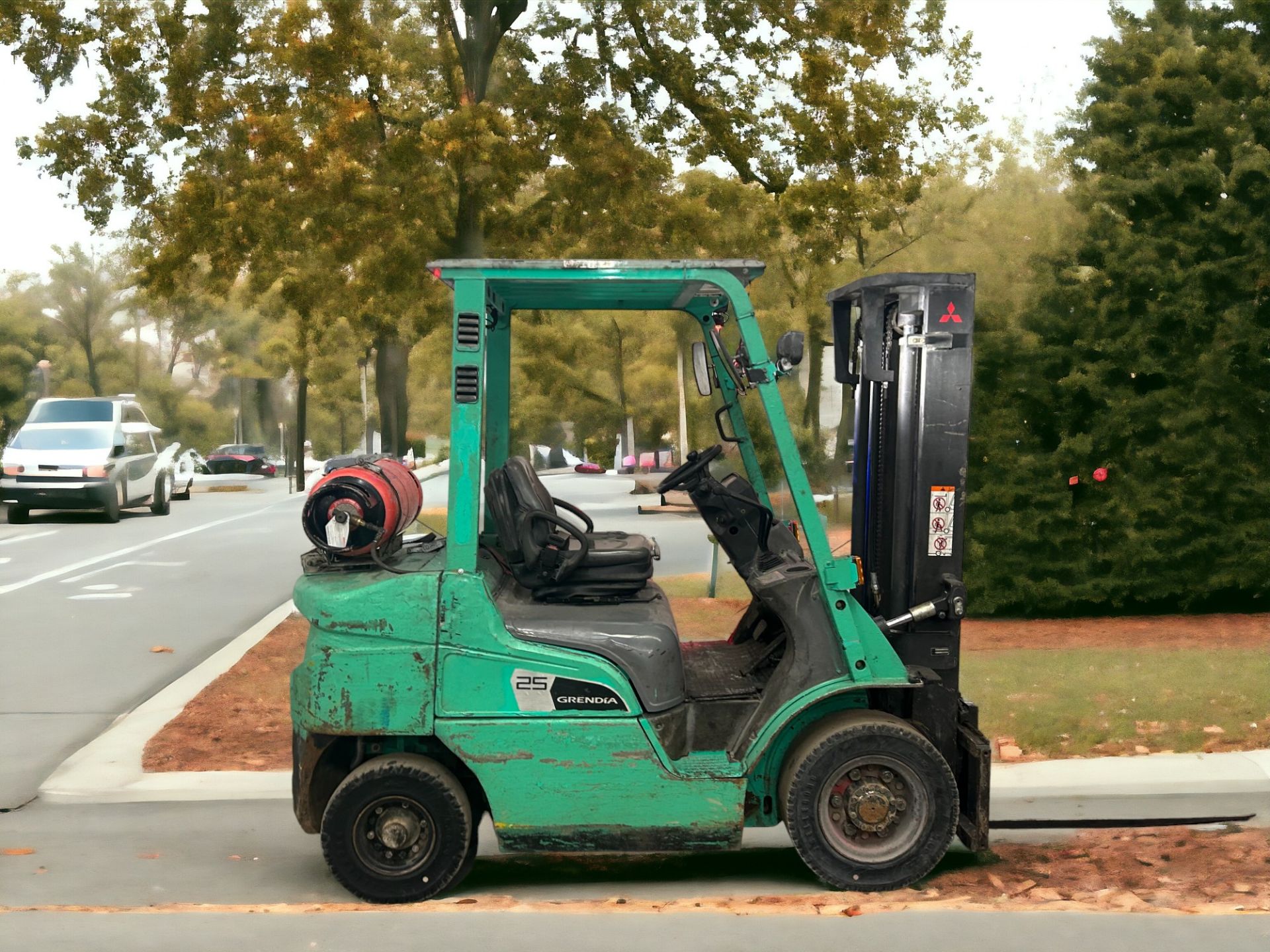 MITSUBISHI LPG FORKLIFT - MODEL FG25NT (2018) - Image 5 of 6