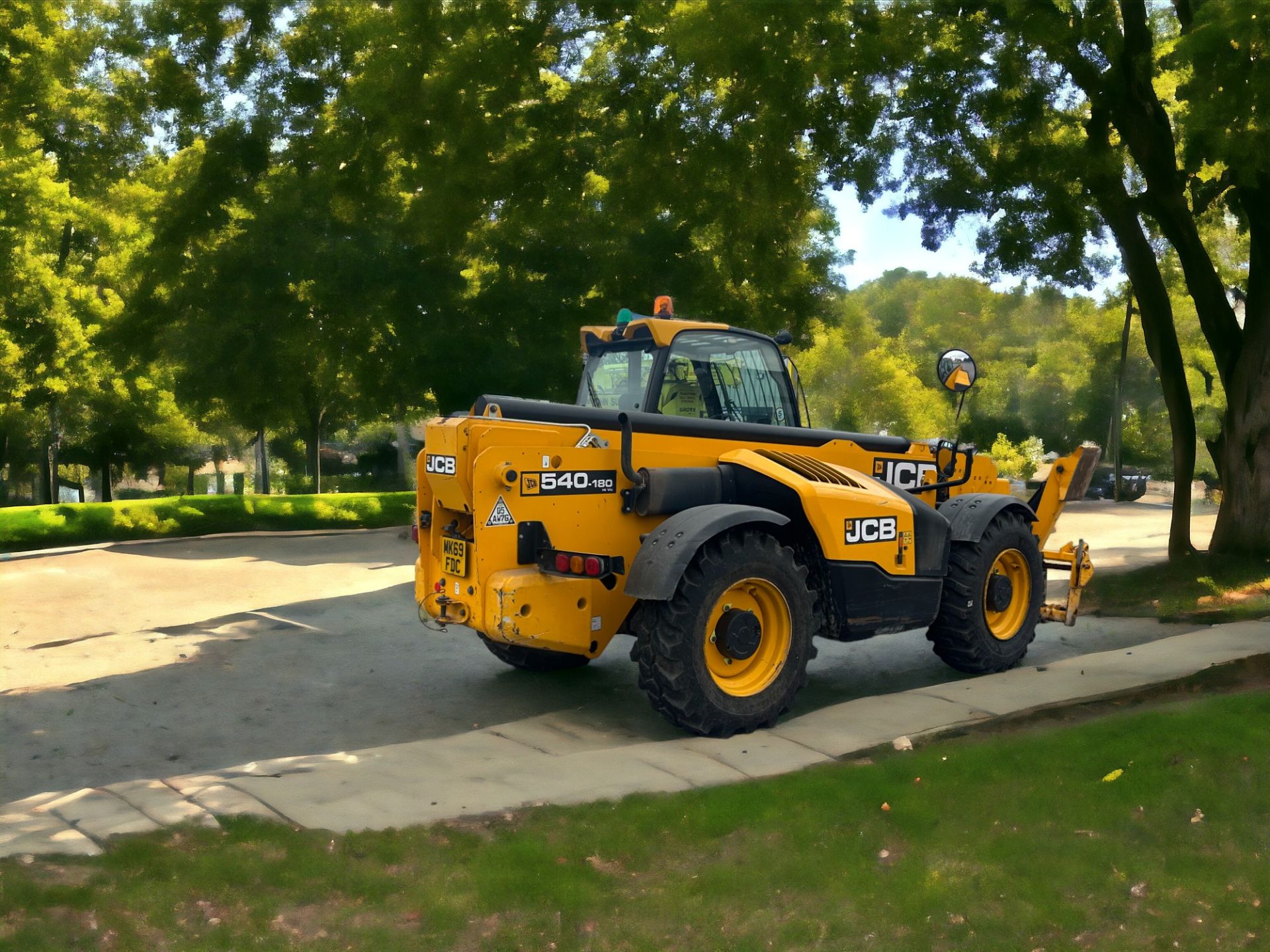 (2019)JCB 540V180 TELEHANDLER - Image 6 of 8