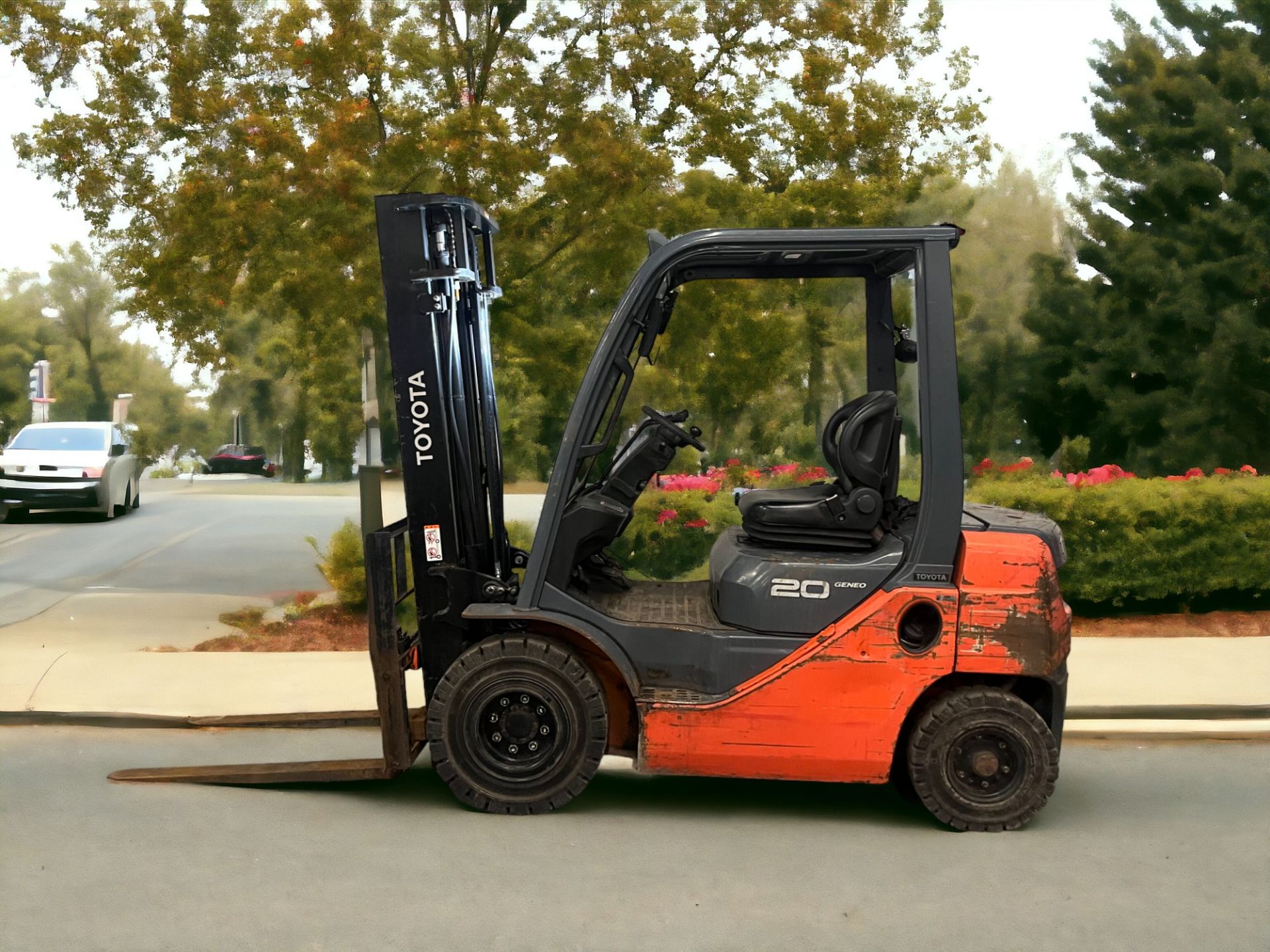 TOYOTA DIESEL FORKLIFT - MODEL 52-8FD20 (2014) - Image 2 of 6