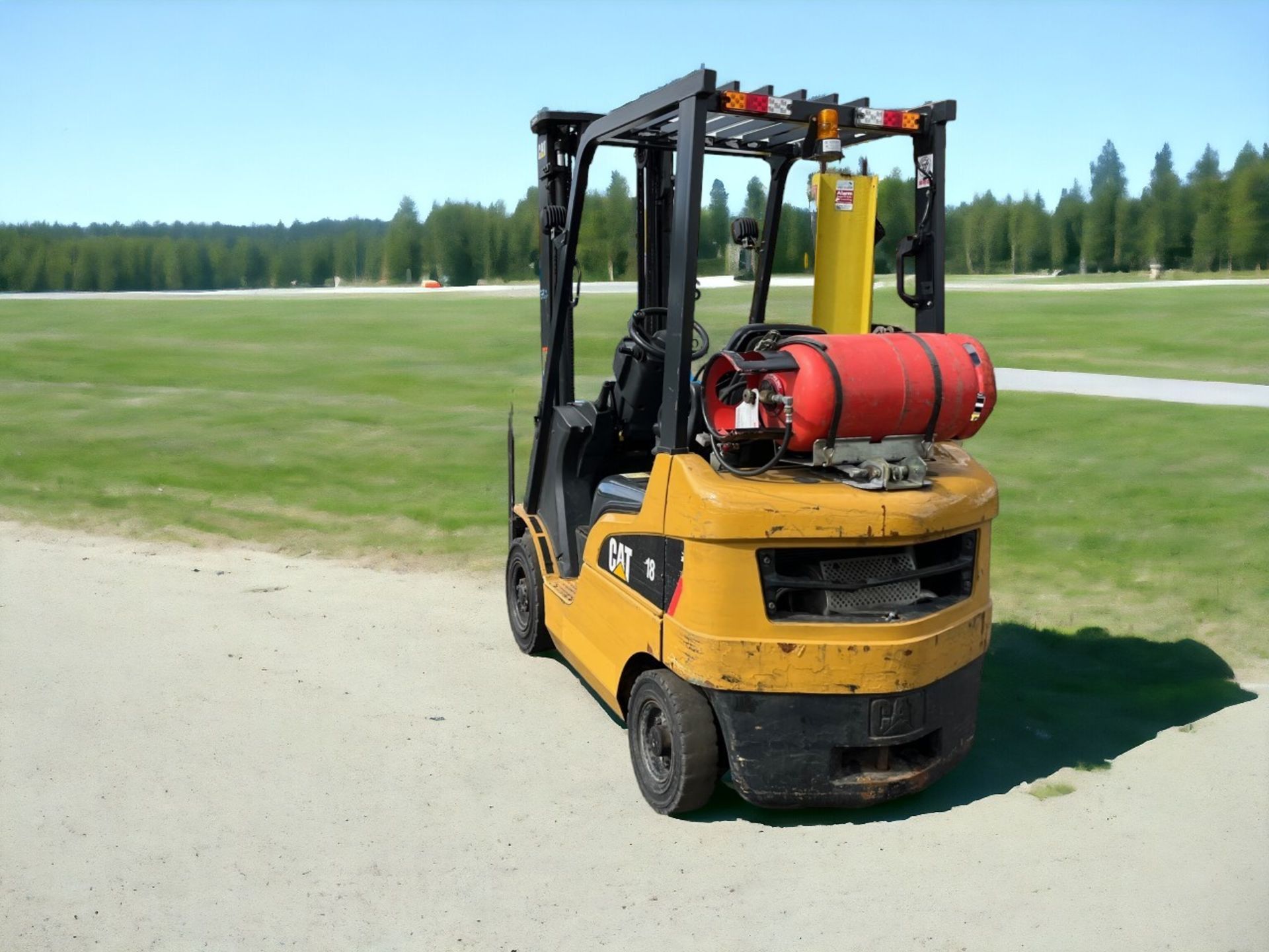 CAT LIFT TRUCK - GP18NT LPG FORKLIFT (2014) - Image 6 of 6