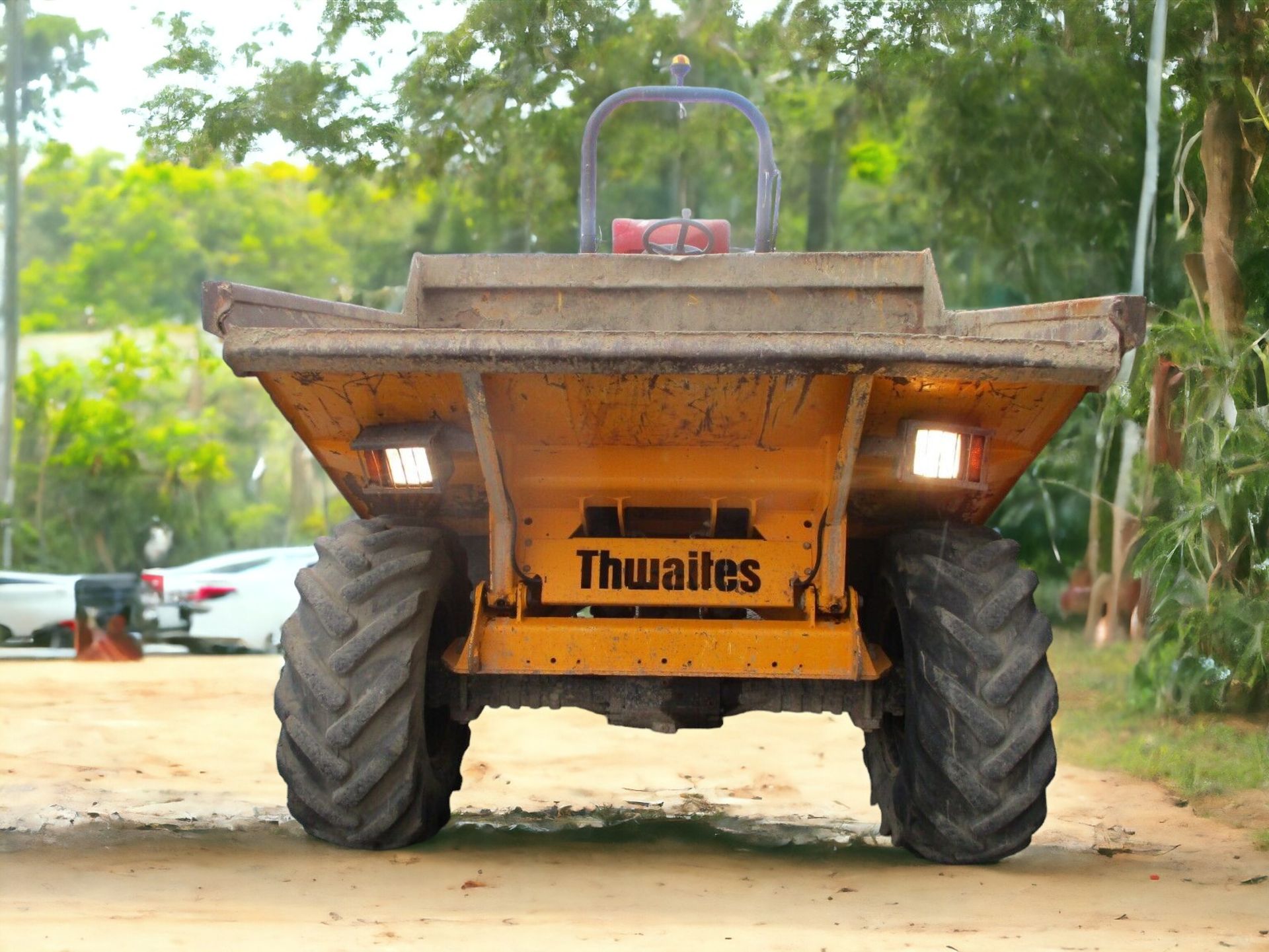 2015 THWAITES 6-TON DUMPER - POWER, EFFICIENCY, AND RELIABILITY - Image 3 of 11