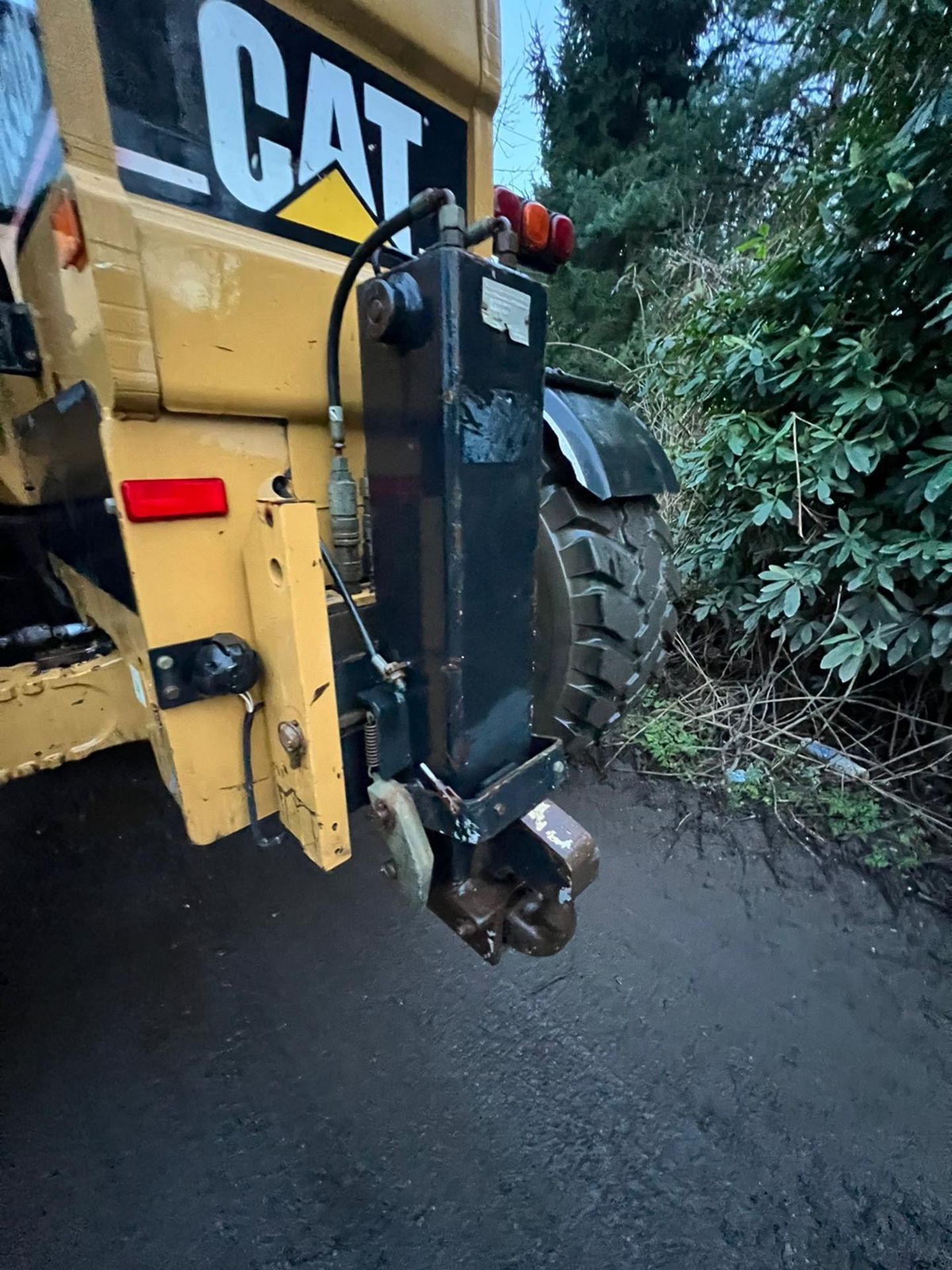 CATERPILLAR TH330B TURBO POWER SHIFT TELEHANDLER - Image 6 of 17